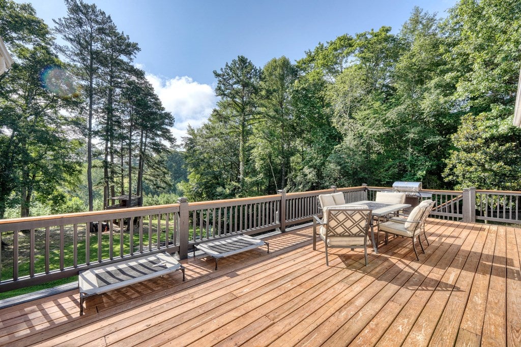 Murphy, North Carolina, 28906, United States, 3 Bedrooms Bedrooms, ,3 BathroomsBathrooms,Residential,For Sale,1902366