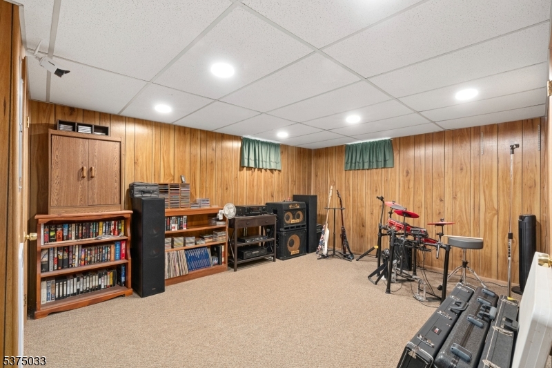 Rockaway Twp., New Jersey, 07866, United States, 3 Bedrooms Bedrooms, ,3 BathroomsBathrooms,Residential,For Sale,1906330