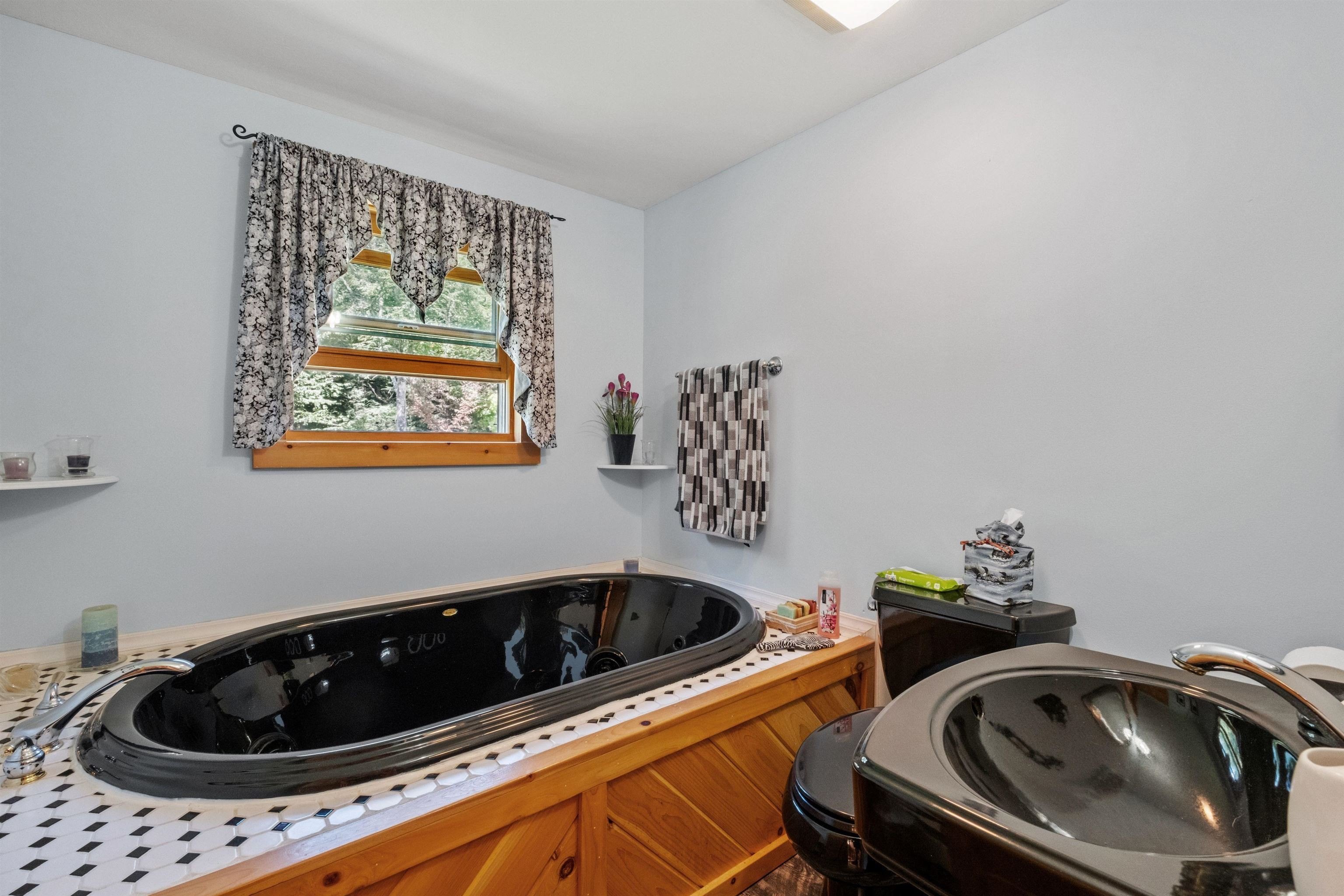 Thornton, New Hampshire, 03285, United States, 3 Bedrooms Bedrooms, ,1 BathroomBathrooms,Residential,For Sale,1974699