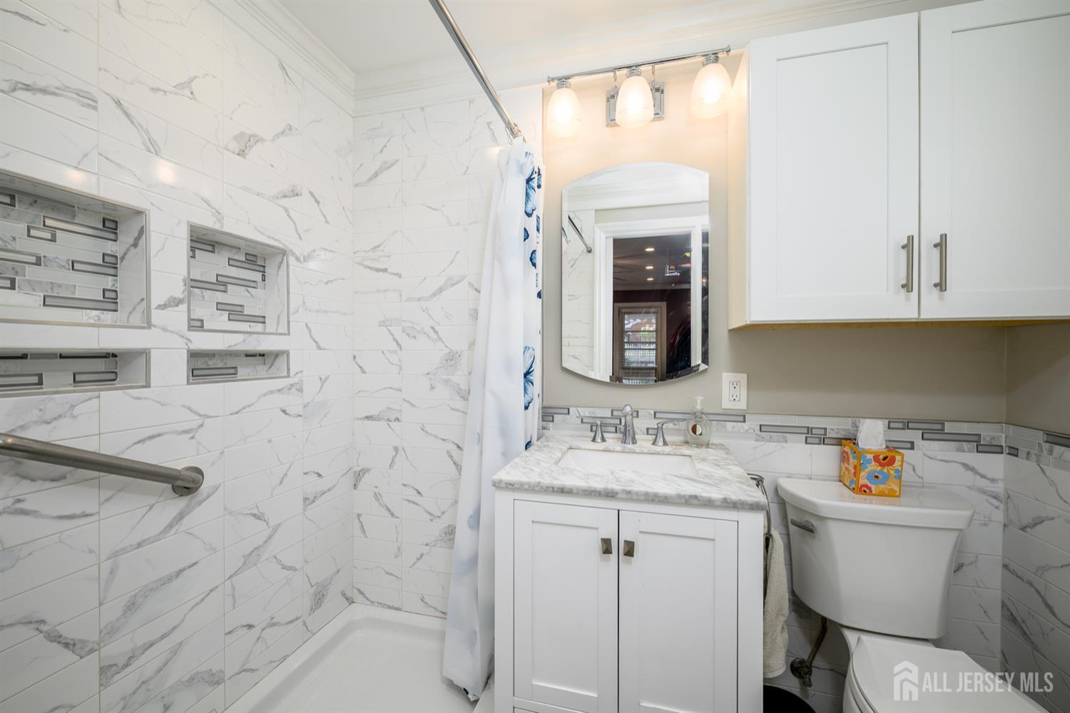 Edison, New Jersey, 08817, United States, 3 Bedrooms Bedrooms, ,2 BathroomsBathrooms,Residential,For Sale,1958154