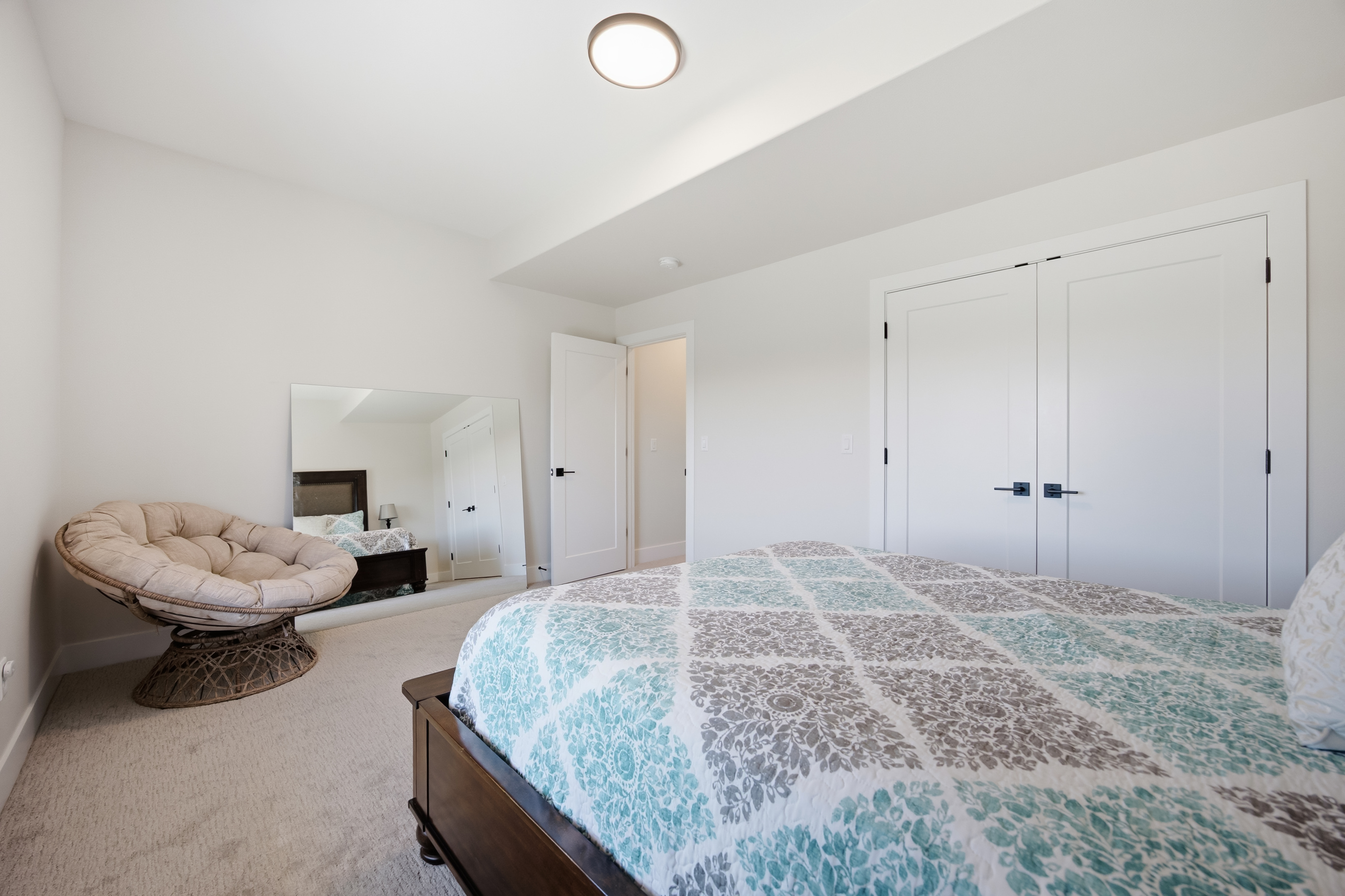  Discover This Stunning Resale Prodigy Homes Aria Basement Model - 物件實景