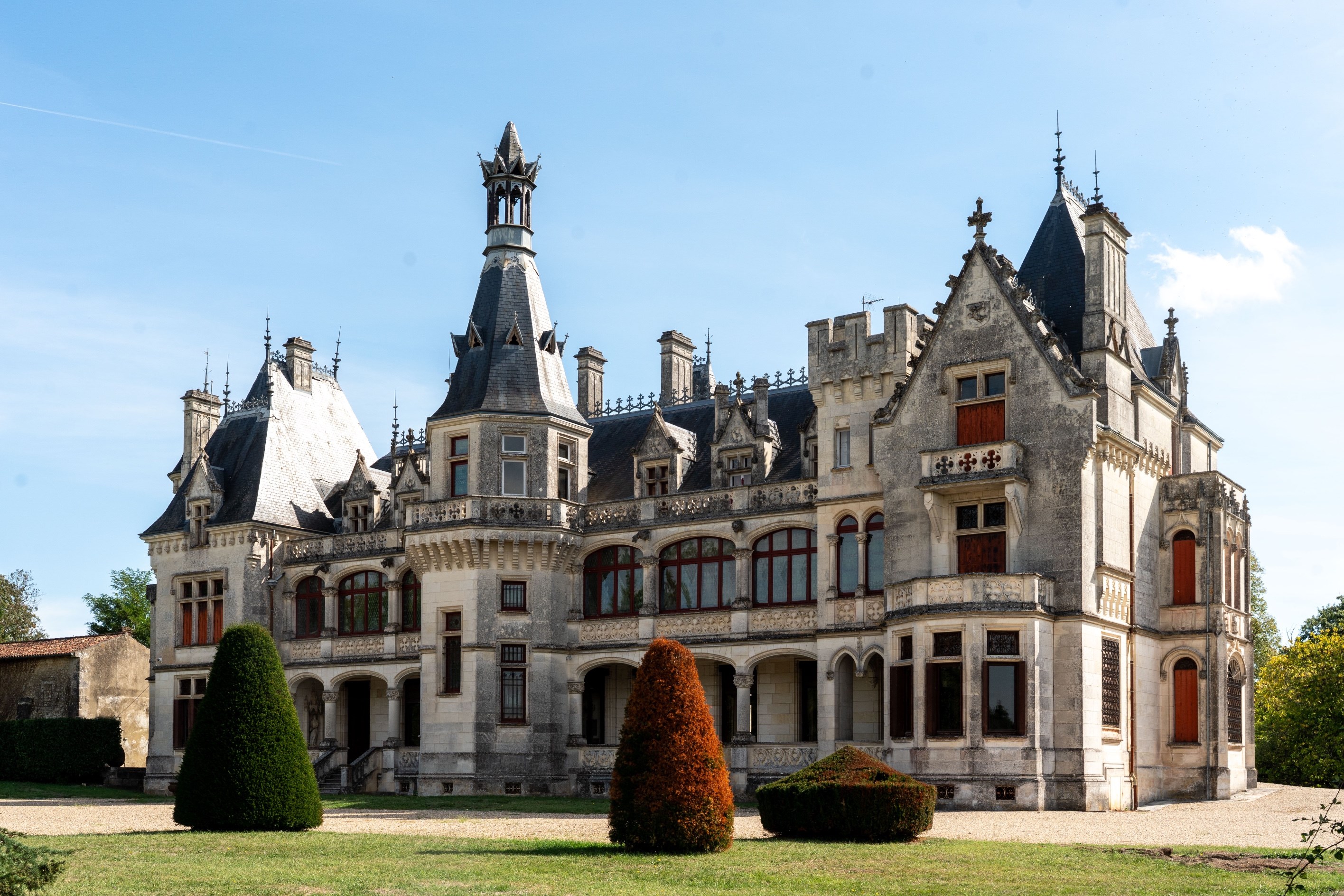  Saintes — Exceptional Château, a Remarkable Architectural and Artistic Legacy - 物件實景