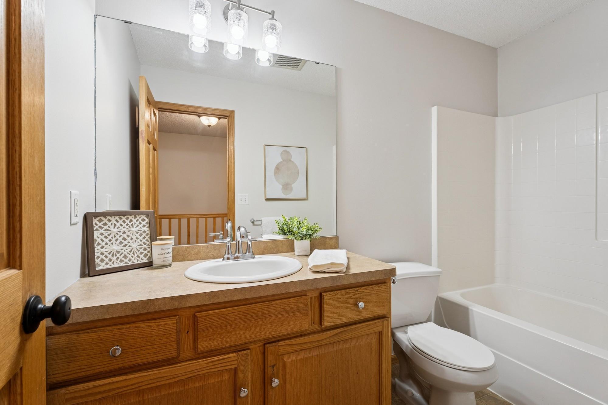 Woodbury, Minnesota, 55129, United States, 5 Bedrooms Bedrooms, ,3 BathroomsBathrooms,Residential,For Sale,1917665