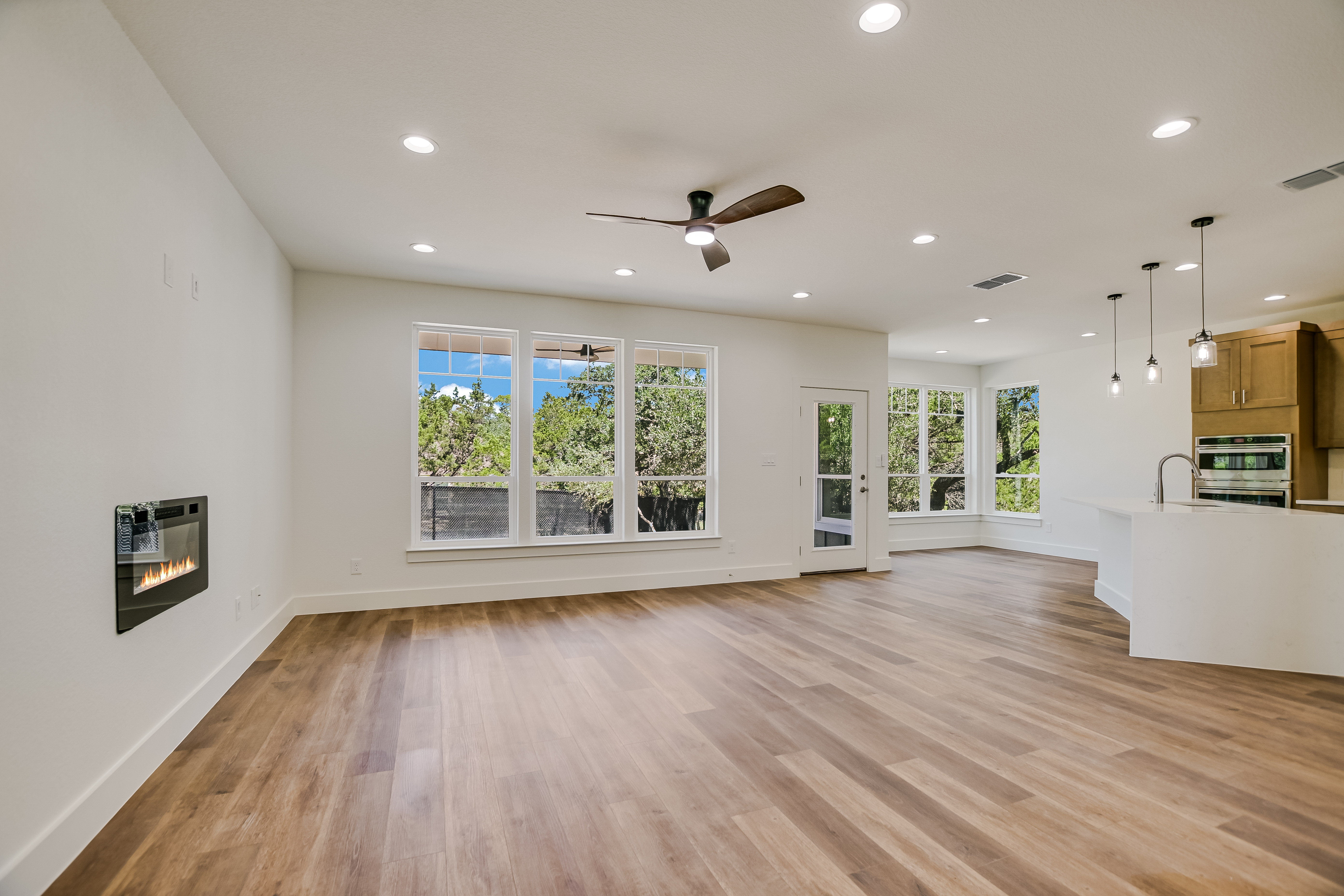  Exquisite New Construction in the Serene Woodcreek of Wimberley - 物件實景