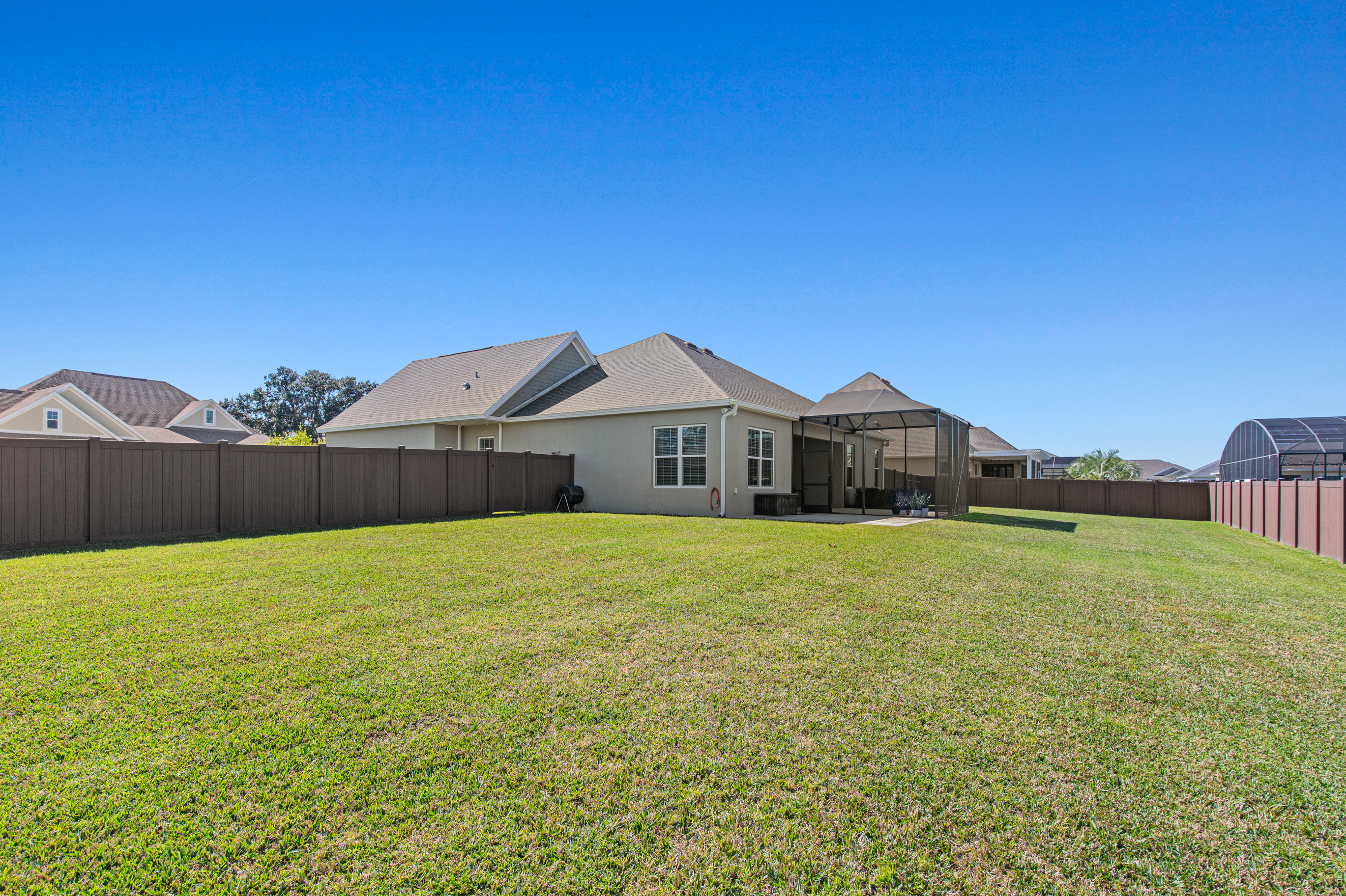 Oxford, Florida, 34484, United States, 3 Bedrooms Bedrooms, ,2 BathroomsBathrooms,Residential,For Sale,1989901