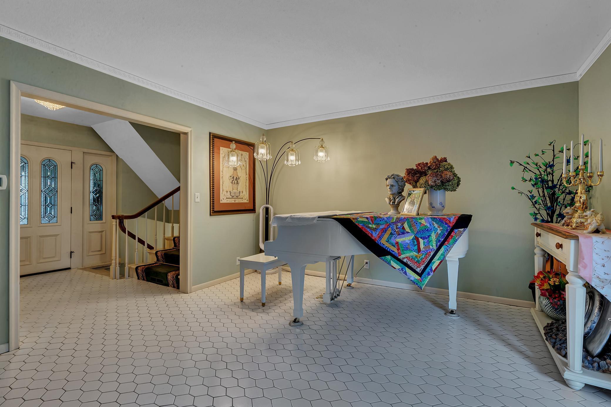 Saint Cloud, Minnesota, 56304, United States, 4 Bedrooms Bedrooms, ,4 BathroomsBathrooms,Residential,For Sale,1836908