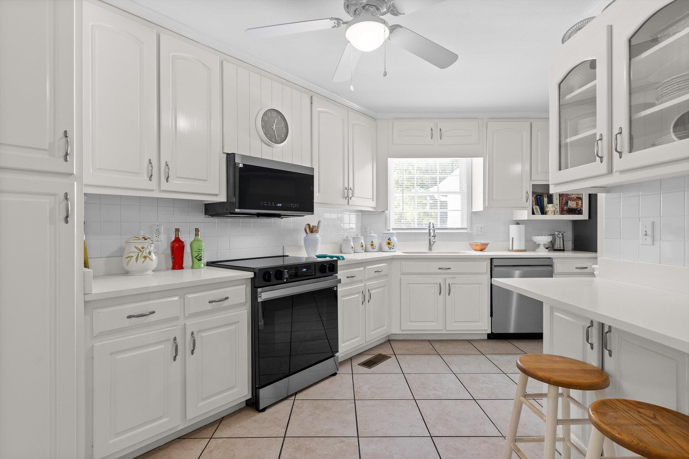 Bryant, Alabama, 35958, United States, 6 Bedrooms Bedrooms, ,3 BathroomsBathrooms,Residential,For Sale,1983058