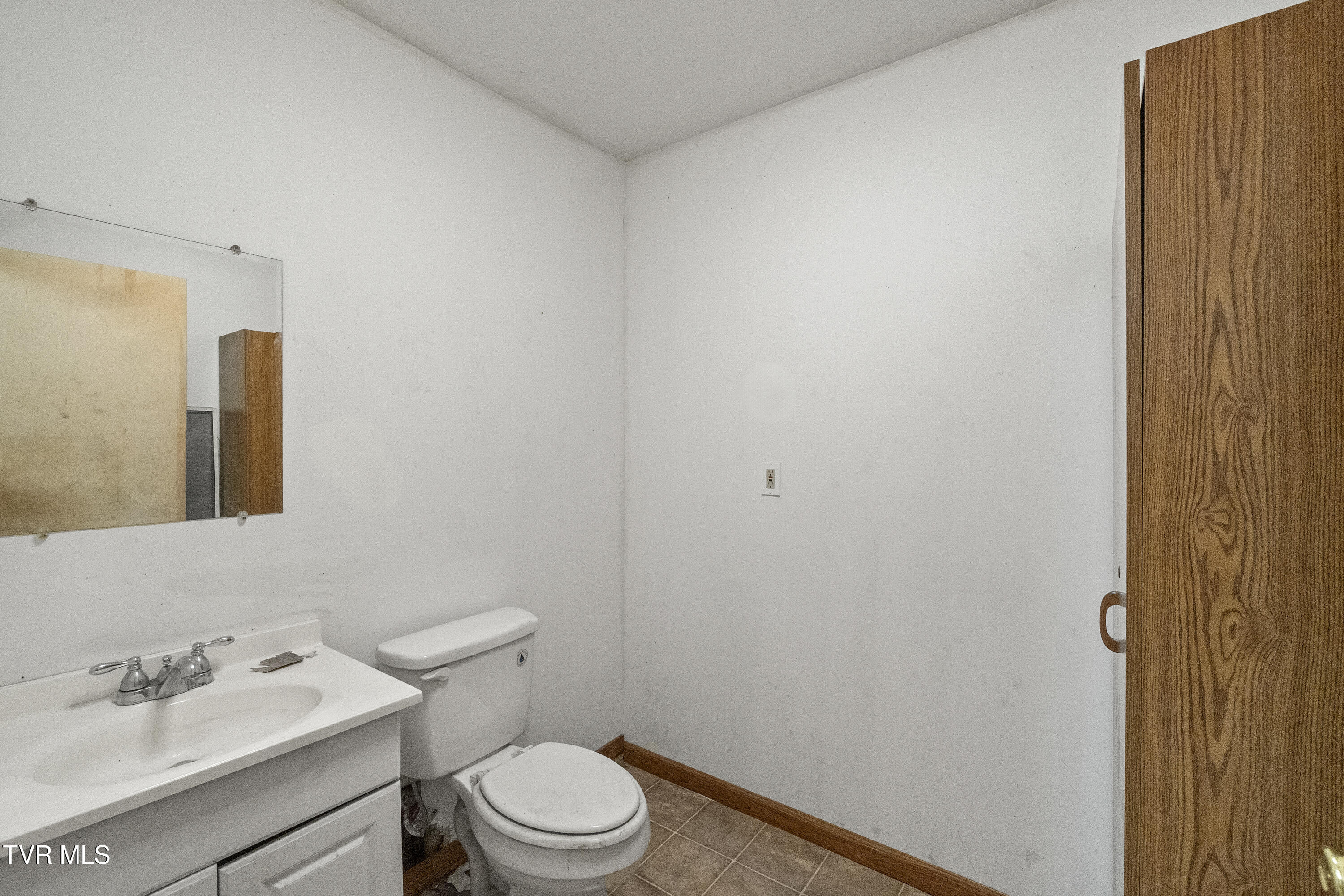 Greeneville, Tennessee, 37743, United States, 3 Bedrooms Bedrooms, ,2 BathroomsBathrooms,Residential,For Sale,1990242