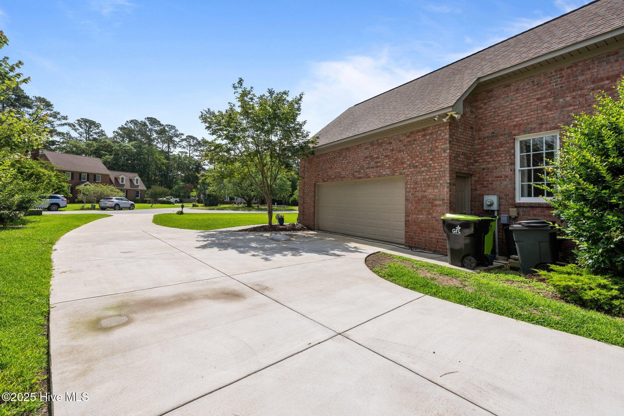 Trent Woods, North Carolina, 28562, United States, 3 Bedrooms Bedrooms, ,3 BathroomsBathrooms,Residential,For Sale,1857731