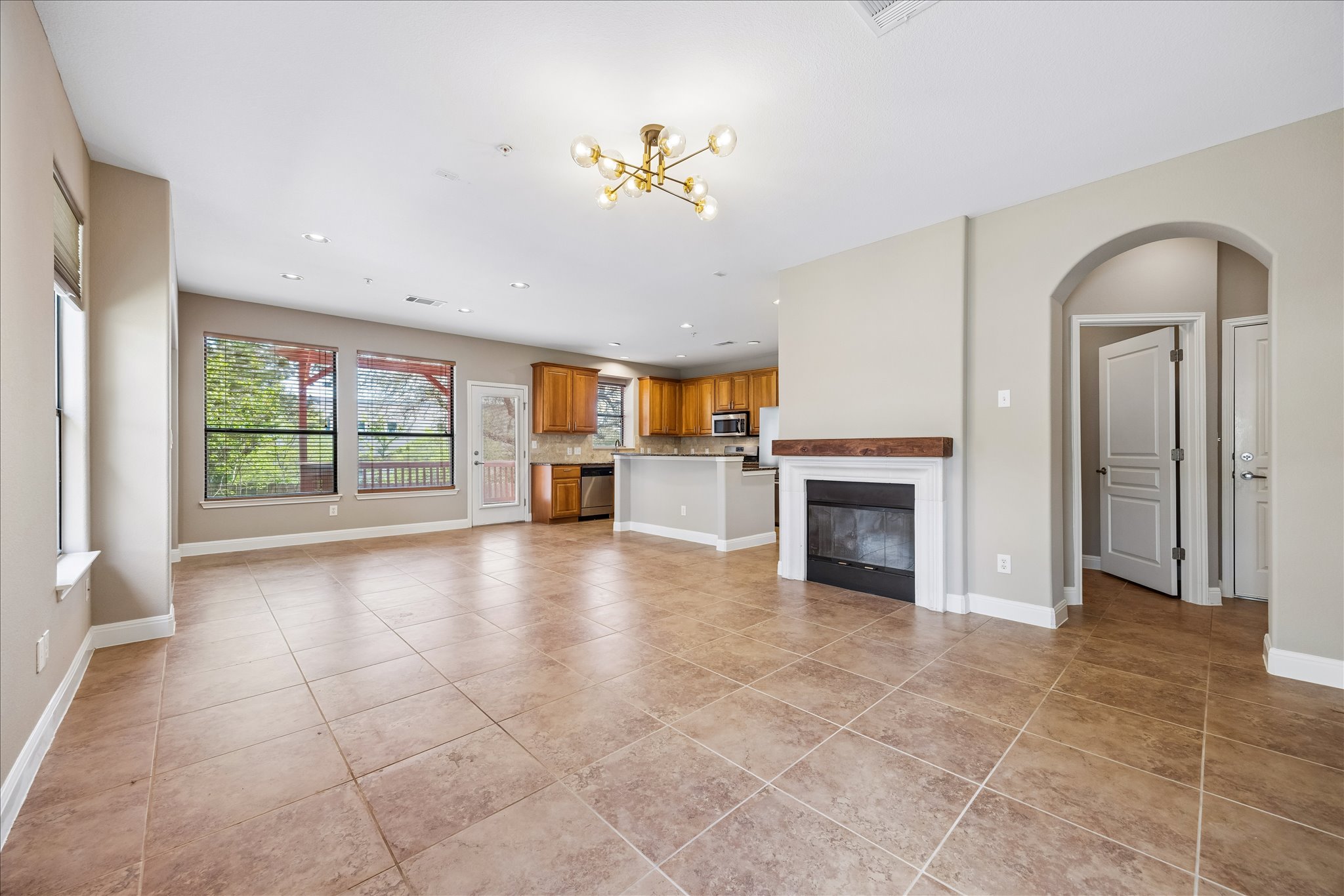  6705 Covered Bridge Drive, Austin, TX 78736 - 物件實景