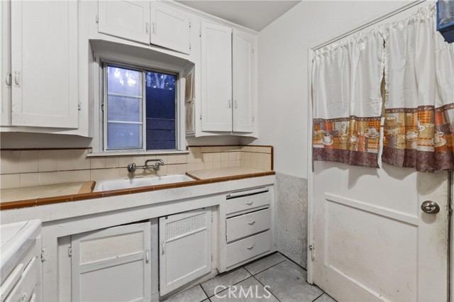 Lynwood, California, 90262, United States, 4 Bedrooms Bedrooms, ,Residential,For Sale,2010416