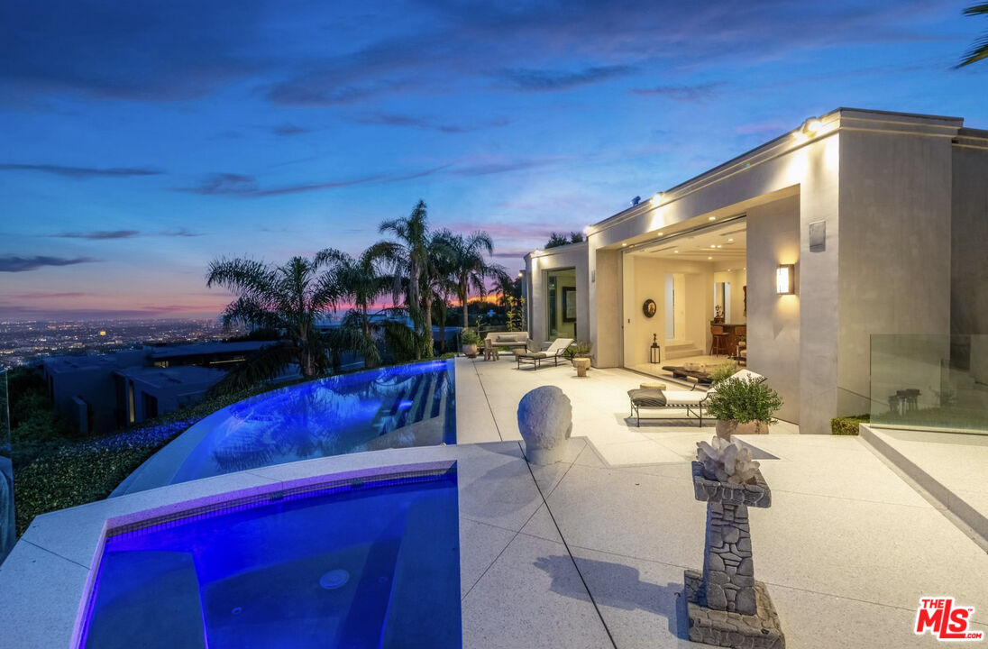 Los Angeles, California, 90069, United States, 3 Bedrooms Bedrooms, ,6 BathroomsBathrooms,Residential,For Sale,1731707