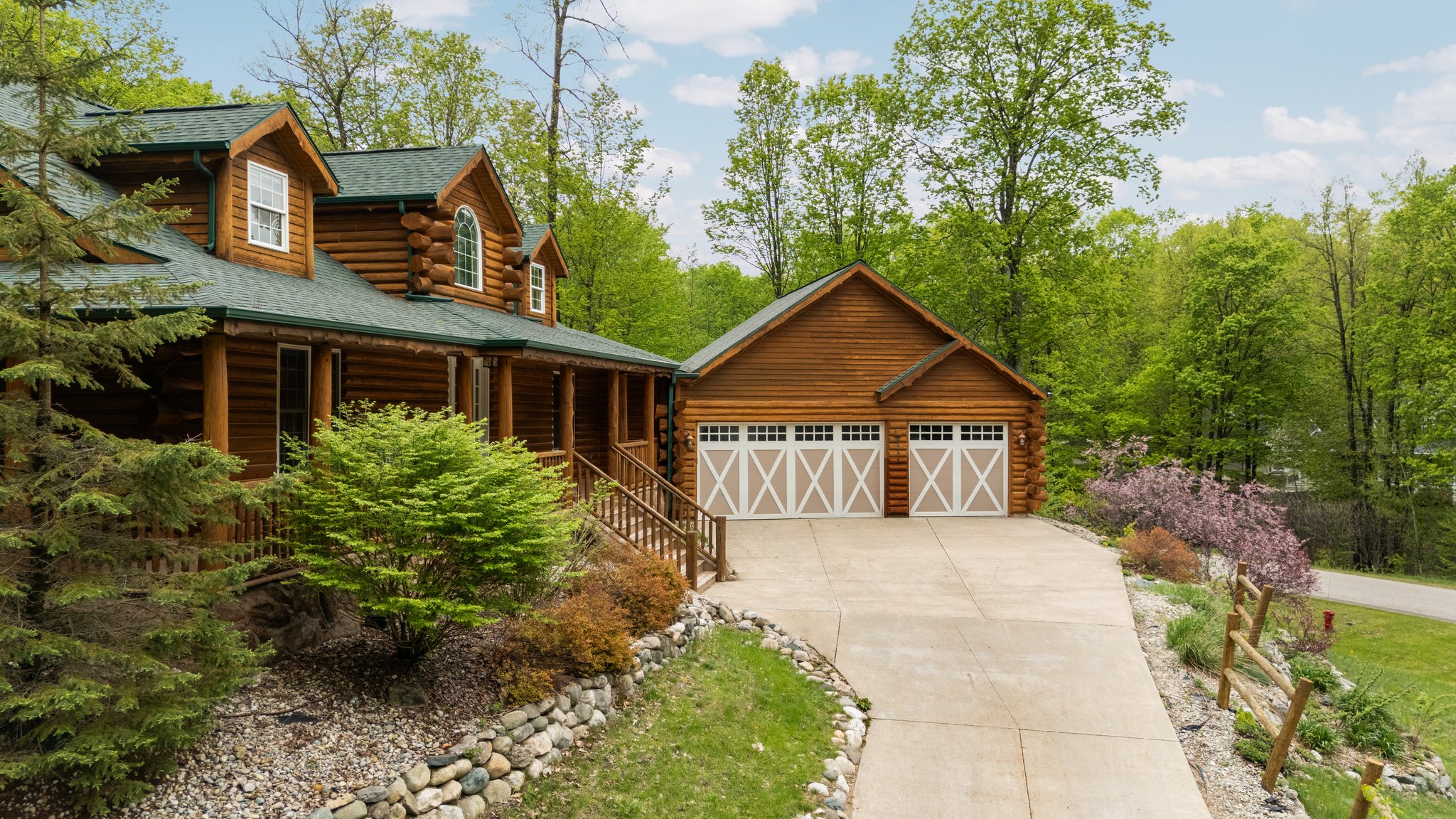 Bellaire, Michigan, 49615, United States, 5 Bedrooms Bedrooms, ,4 BathroomsBathrooms,Residential,For Sale,1826987