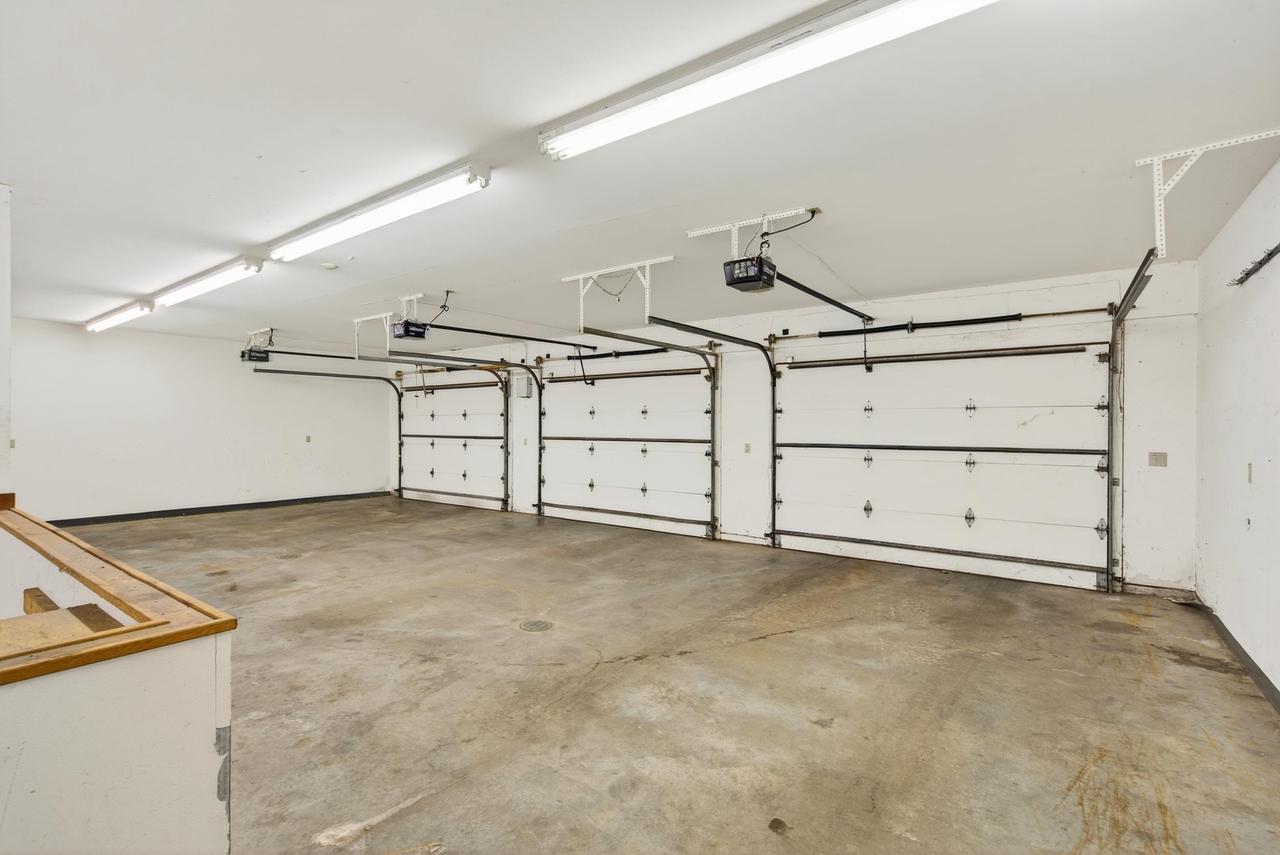 Oshkosh, Wisconsin, 54904, United States, 4 Bedrooms Bedrooms, ,3 BathroomsBathrooms,Residential,For Sale,1978045