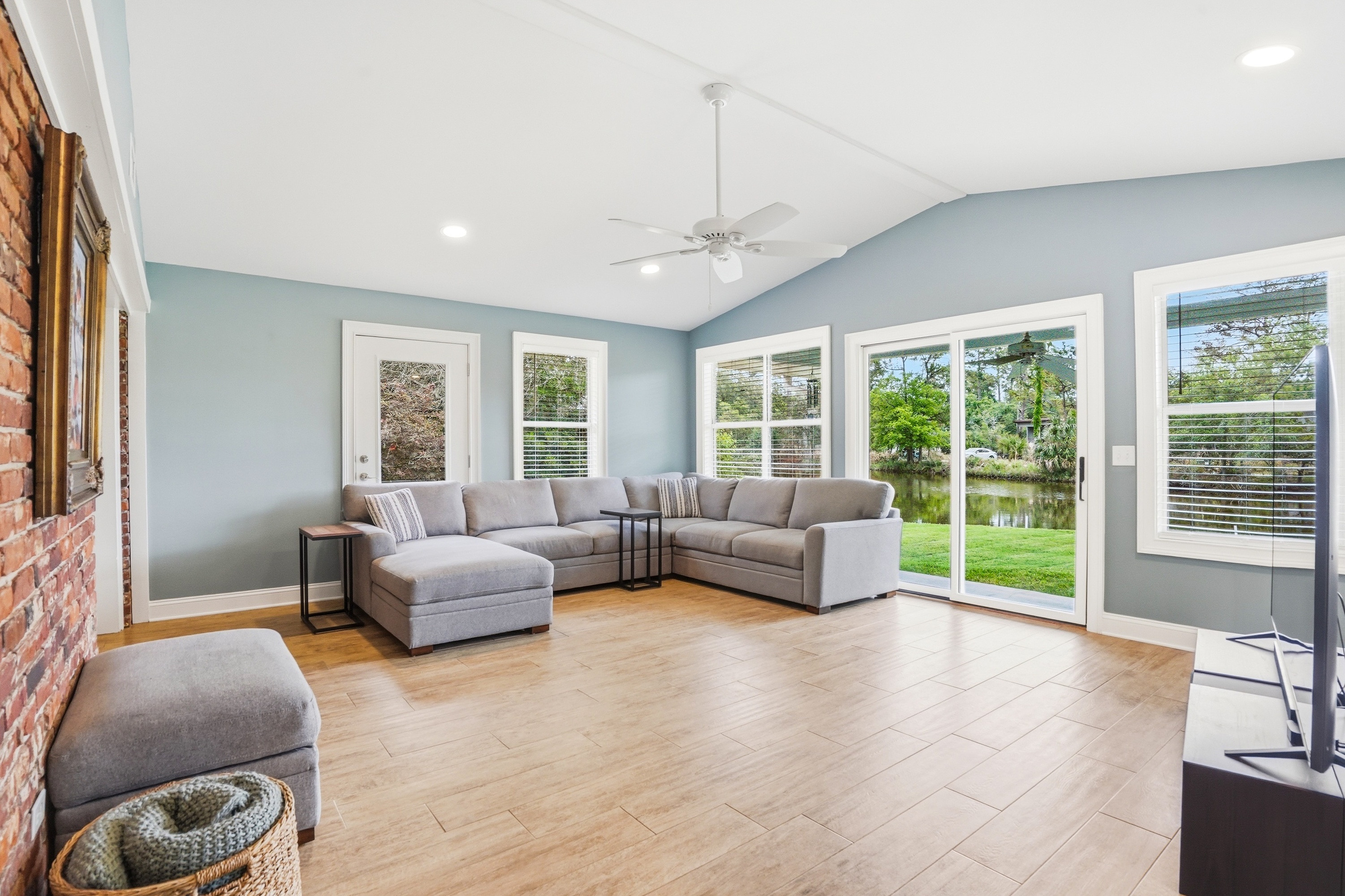  110 Wesley Oak Drive - 物件實景