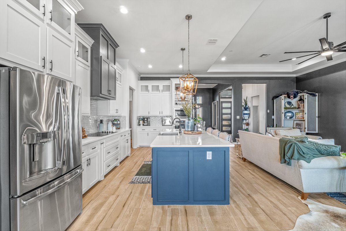 Rockport, Texas, 78382, United States, 5 Bedrooms Bedrooms, ,4 BathroomsBathrooms,Residential,For Sale,1906420