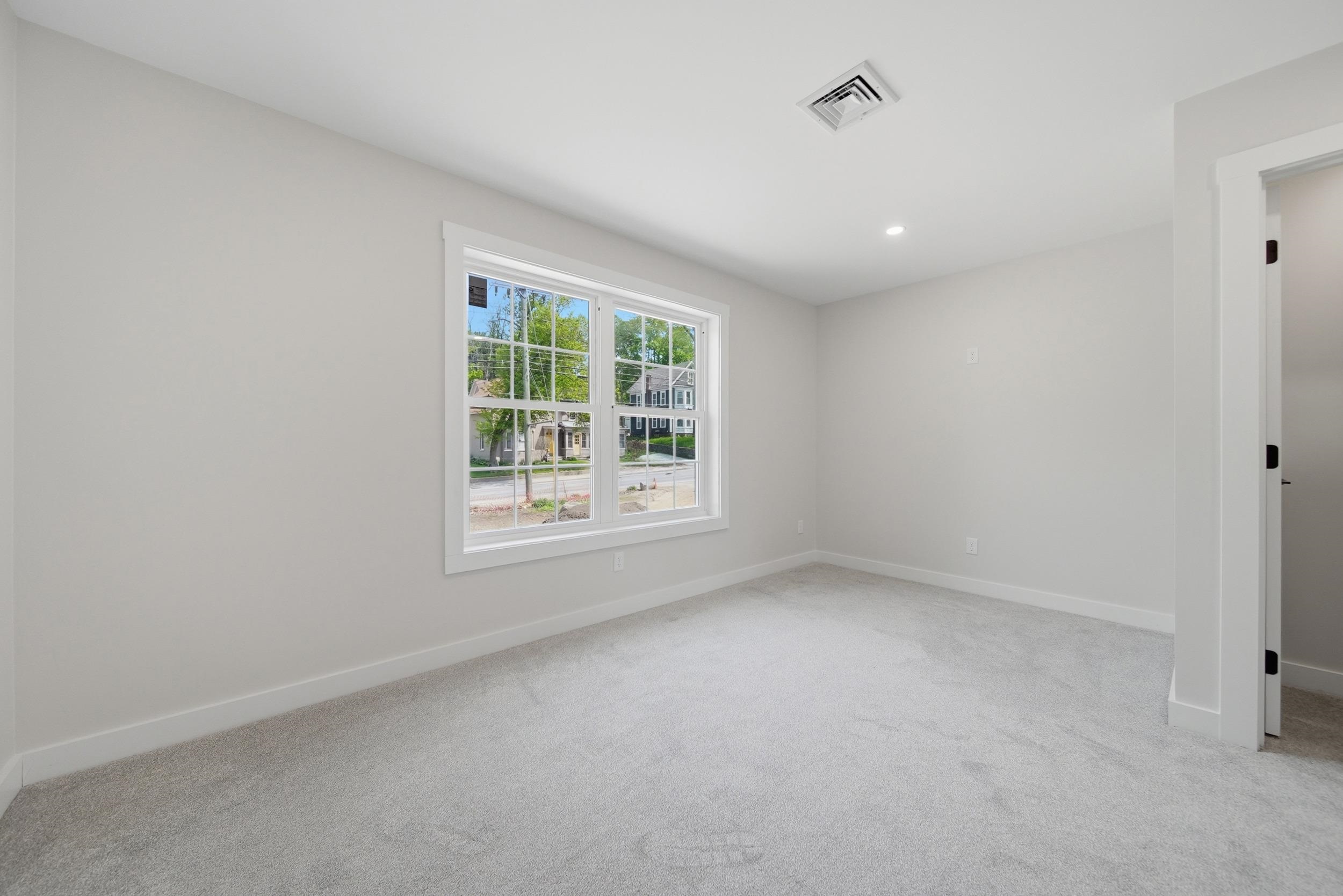  24 Munroe Street, Units 1&2, Franklin, NH, 03235 - 物件實景