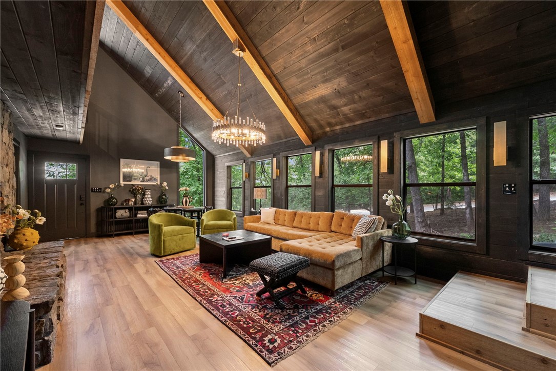 Fayetteville, Arkansas, 72703, United States, 2 Bedrooms Bedrooms, ,3 BathroomsBathrooms,Residential,For Sale,1846597