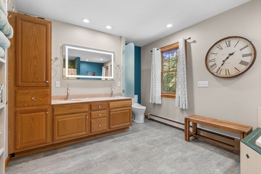 Princeton, Massachusetts, 01541, United States, 4 Bedrooms Bedrooms, ,4 BathroomsBathrooms,Residential,For Sale,2005212