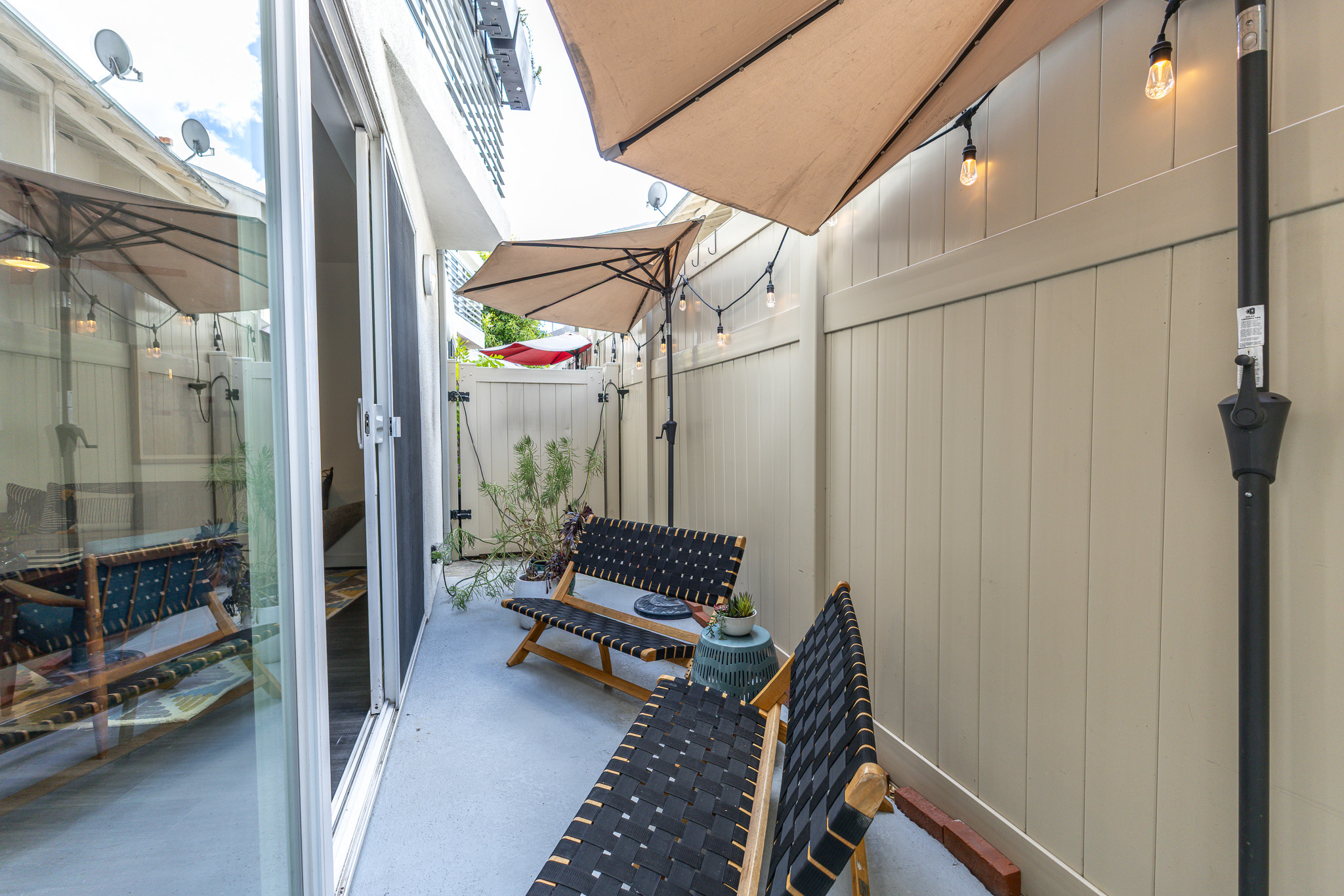  10735 Bloomfield Street, #5 - 物件實景