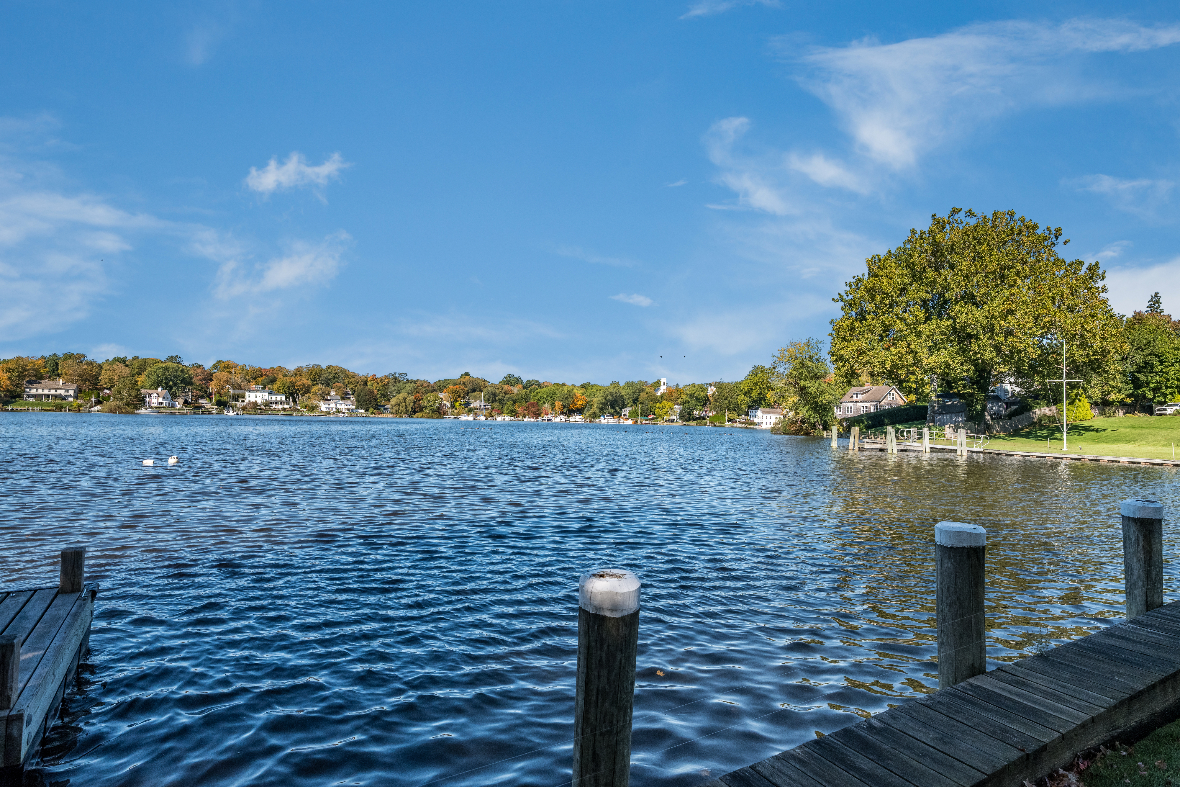  Essex Village Waterfront Offers One Level Living - 物件實景
