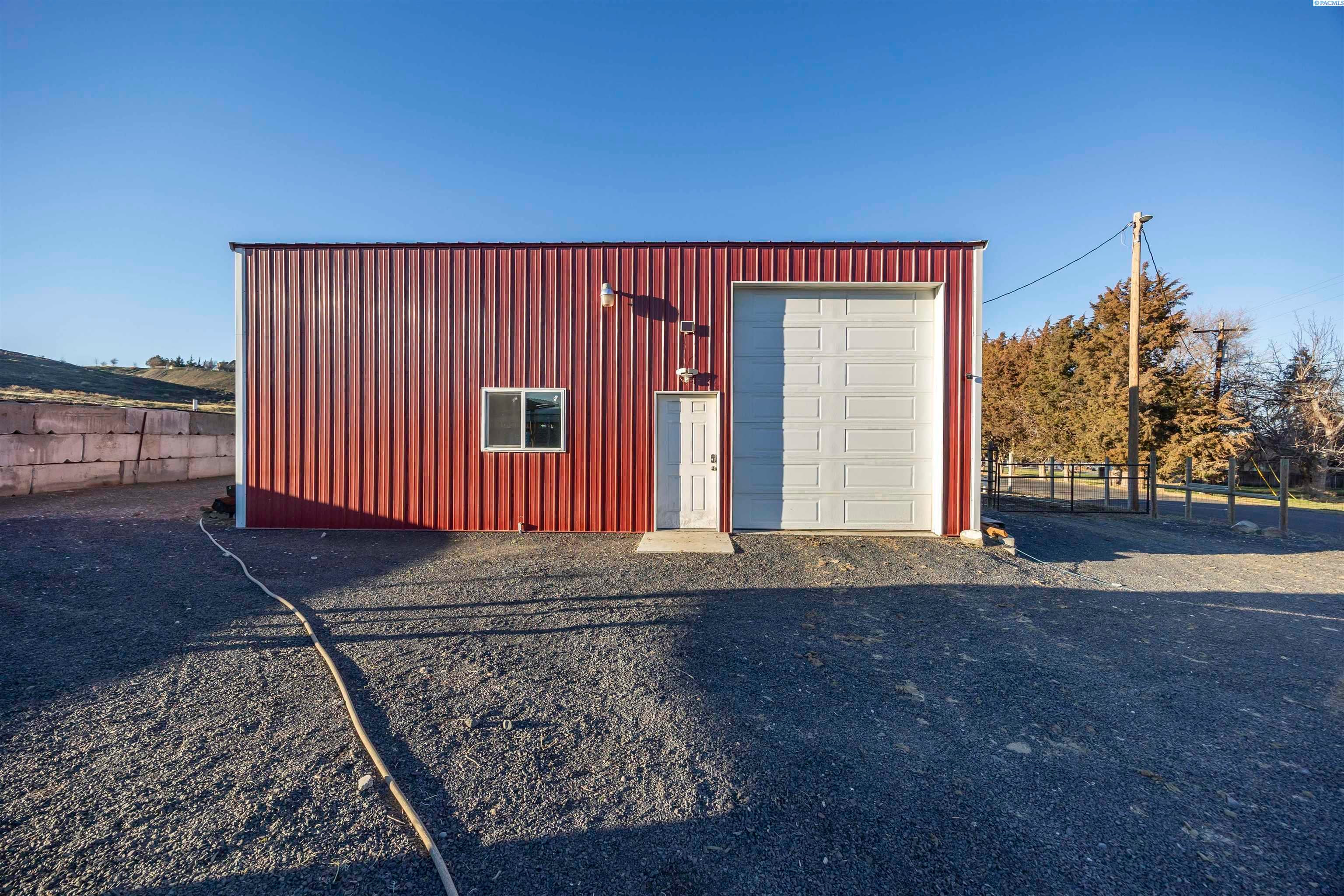 West Richland, Washington, 99353, United States, 3 Bedrooms Bedrooms, ,3 BathroomsBathrooms,Residential,For Sale,2038482
