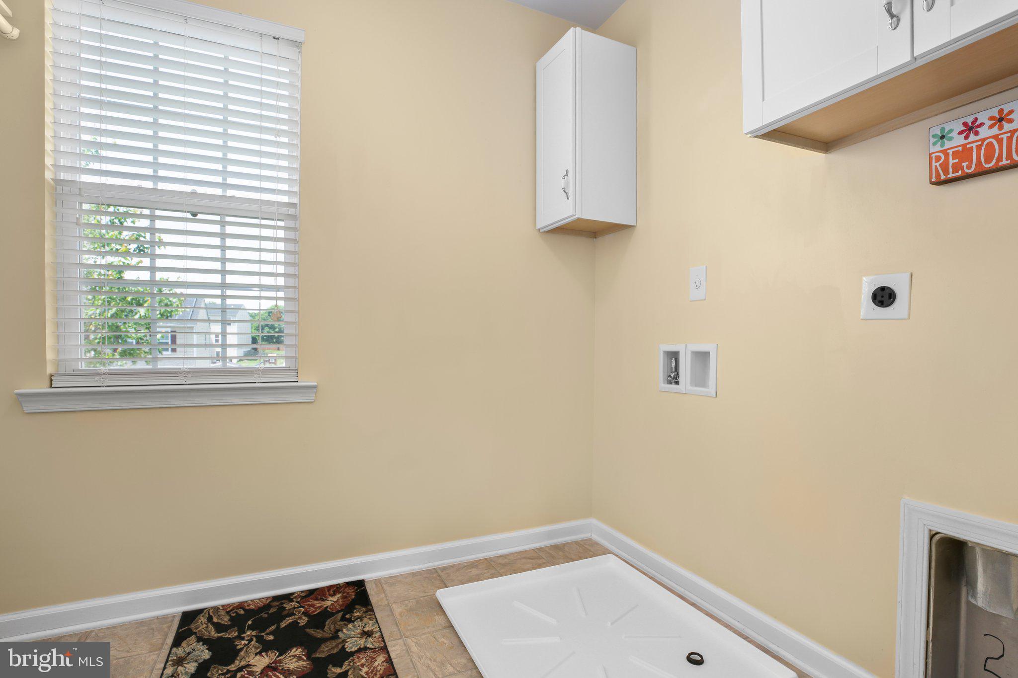 Fredericksburg, Virginia, 22406, United States, 3 Bedrooms Bedrooms, ,2 BathroomsBathrooms,Residential,For Sale,1887792
