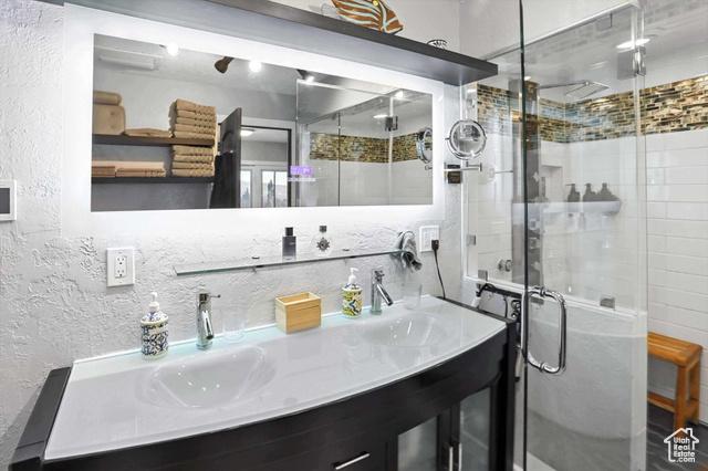 Salt Lake City, Utah, 84124, United States, 4 Bedrooms Bedrooms, ,4 BathroomsBathrooms,Residential,For Sale,1904516