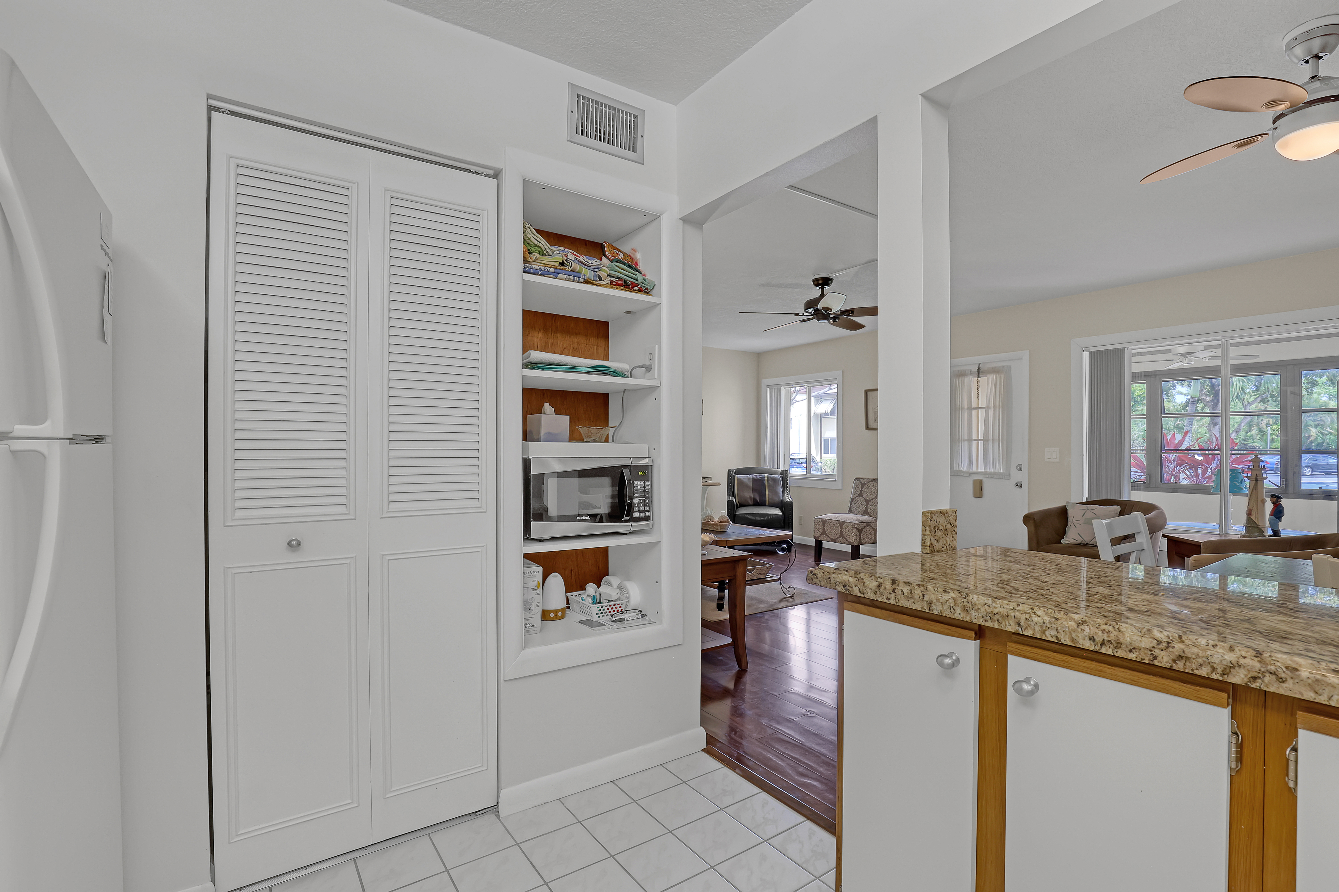  339 Pine Ridge Circle, Greenacres, FL, 33463 - 物件實景