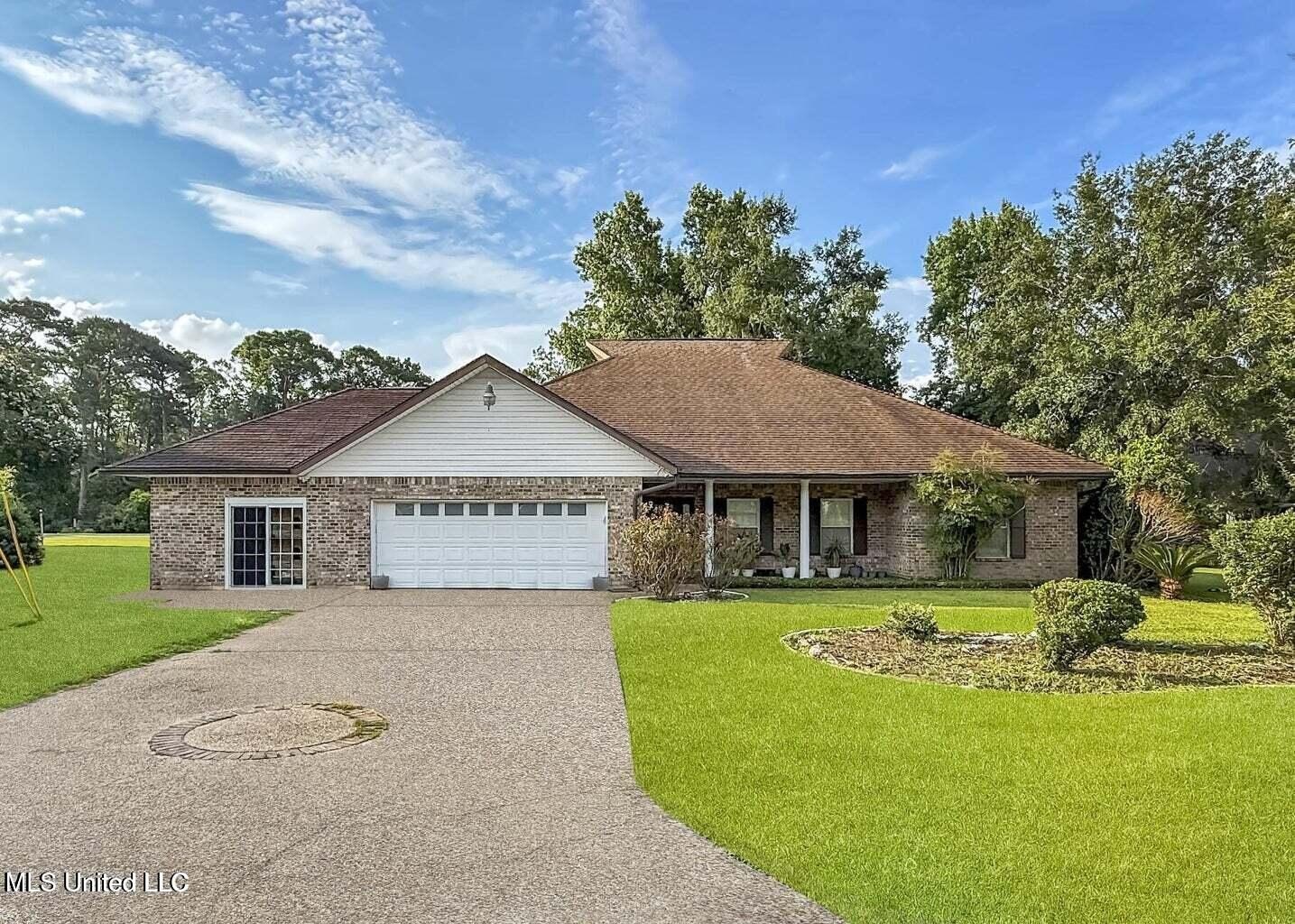 Diamondhead, Mississippi, 39525, United States, 3 Bedrooms Bedrooms, ,4 BathroomsBathrooms,Residential,For Sale,1923554