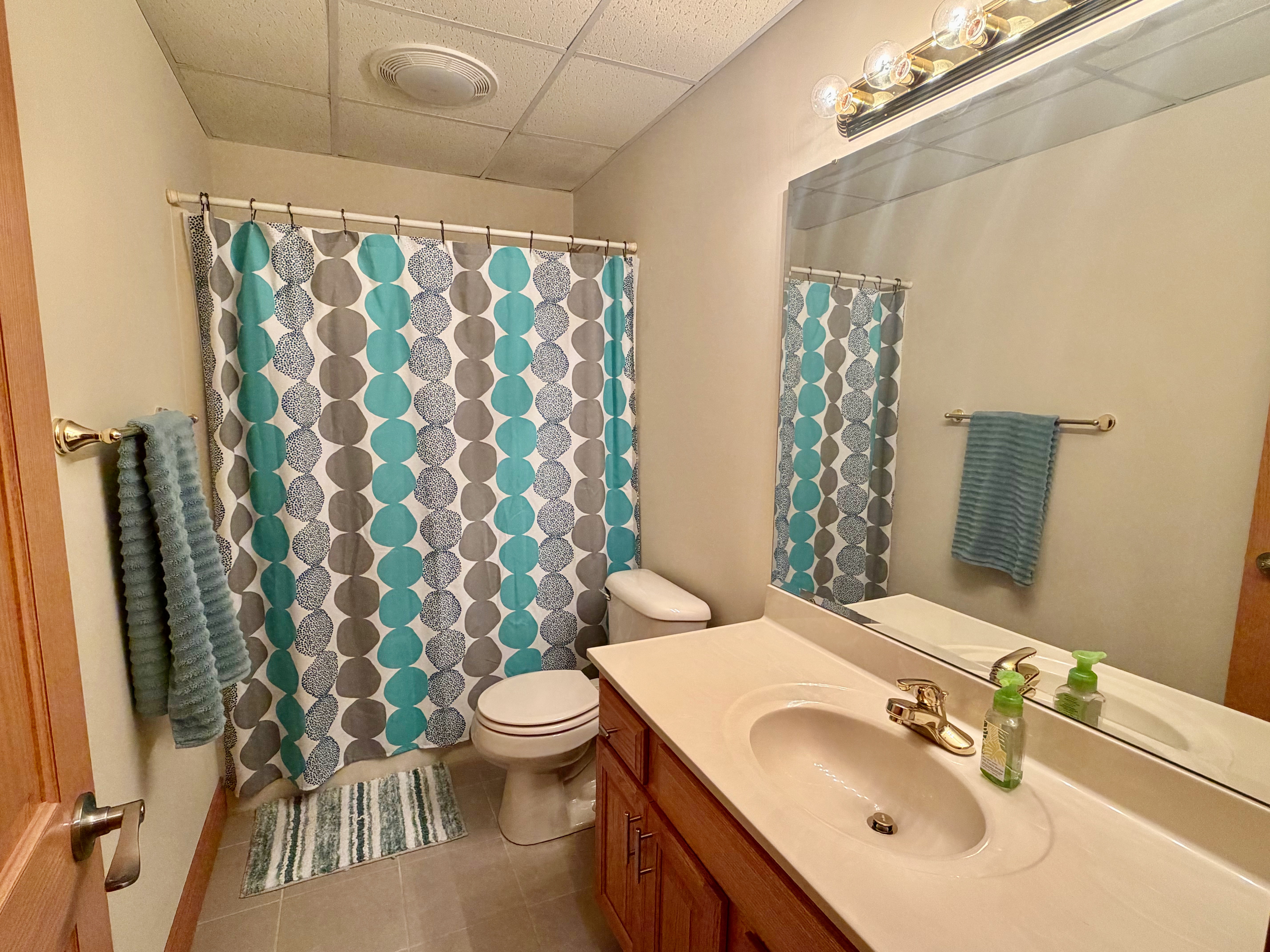 Effingham, Illinois, 62401, United States, 5 Bedrooms Bedrooms, ,5 BathroomsBathrooms,Residential,For Sale,1981428