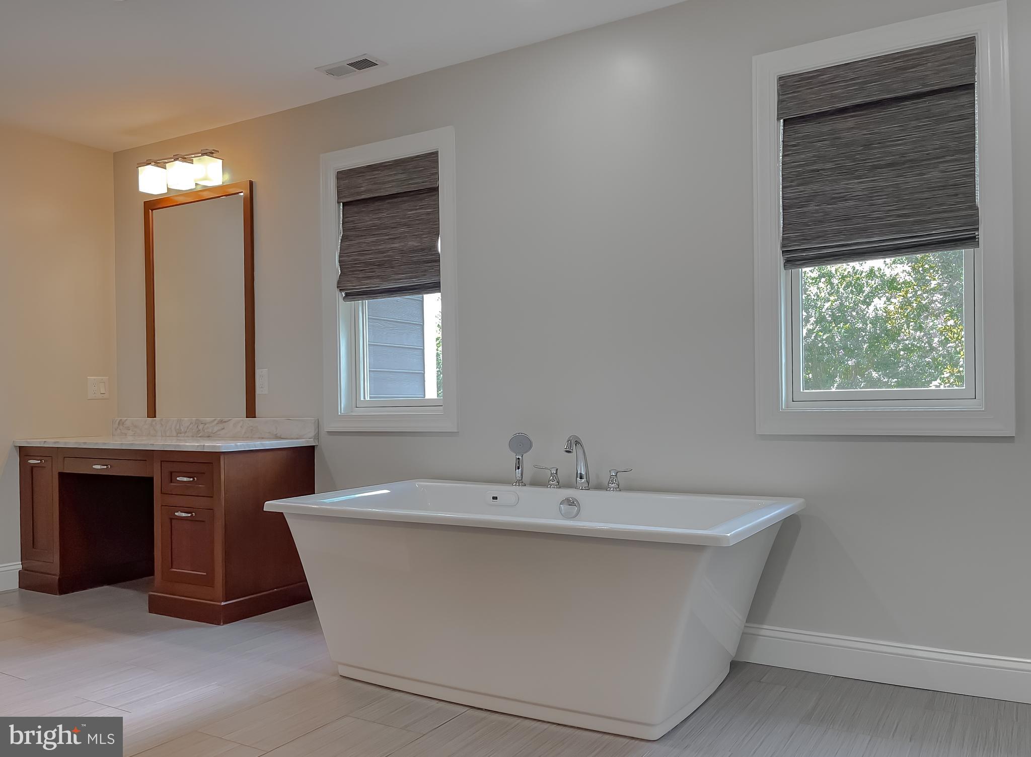 Hollywood, Maryland, 20636, United States, 5 Bedrooms Bedrooms, ,5 BathroomsBathrooms,Residential,For Sale,1914184