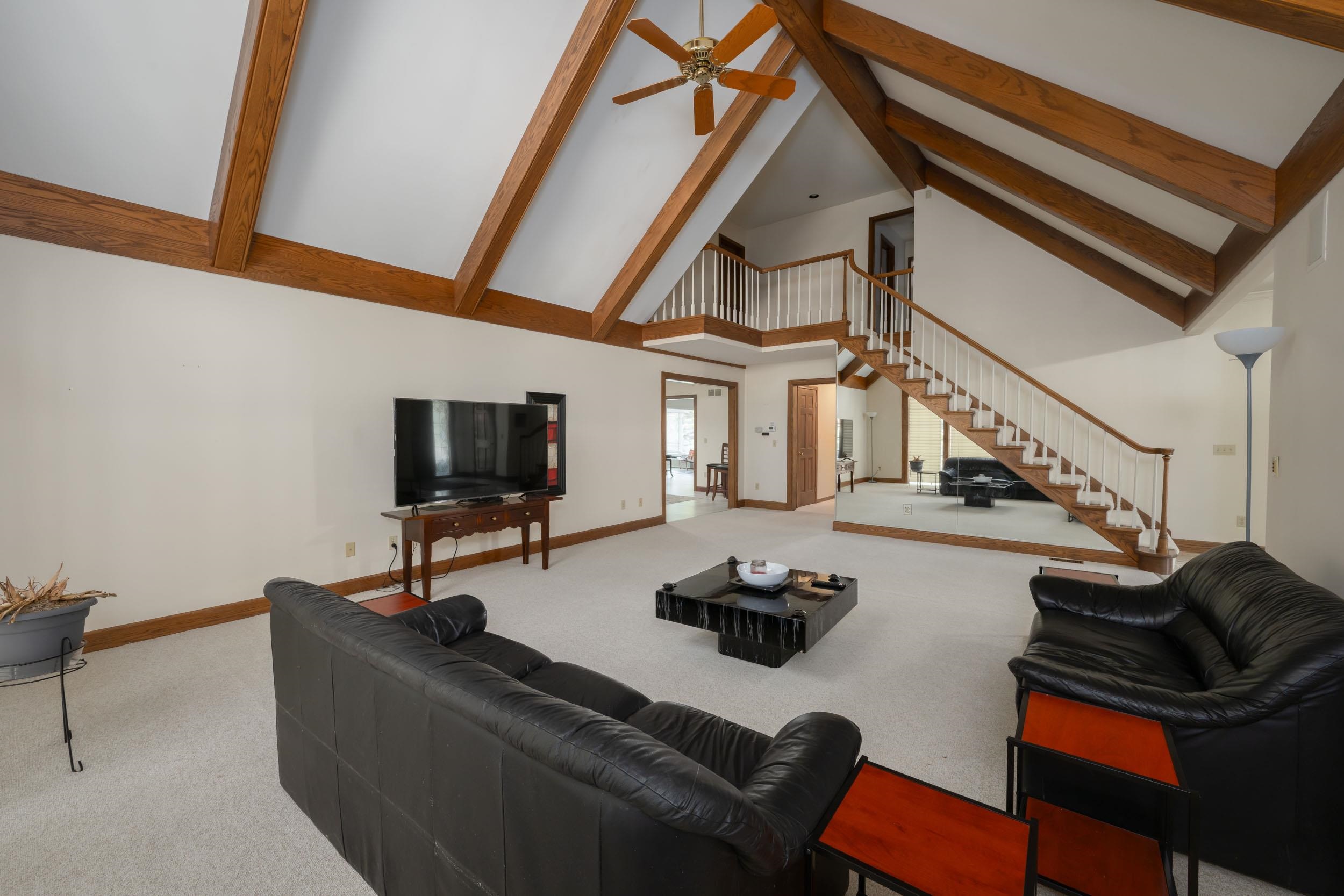 Fort Wayne, Indiana, 46804, United States, 3 Bedrooms Bedrooms, ,4 BathroomsBathrooms,Residential,For Sale,1941631