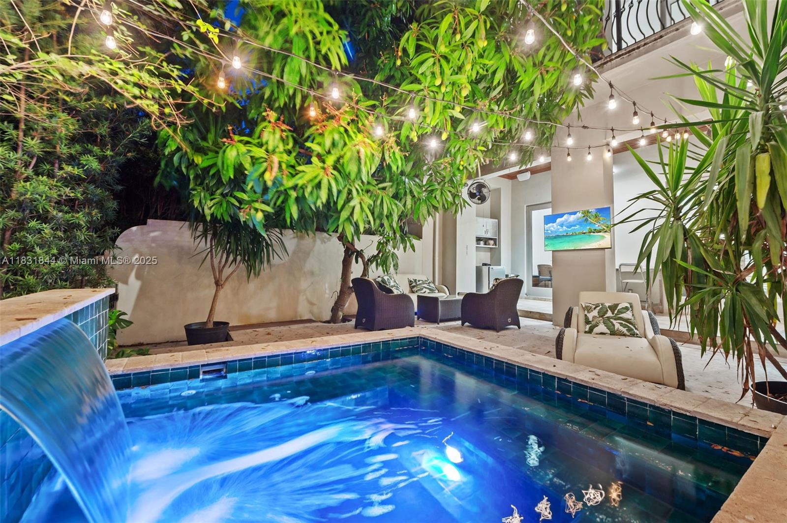 Miami, Florida, 33143, United States, 3 Bedrooms Bedrooms, ,4 BathroomsBathrooms,Residential,For Sale,1885416