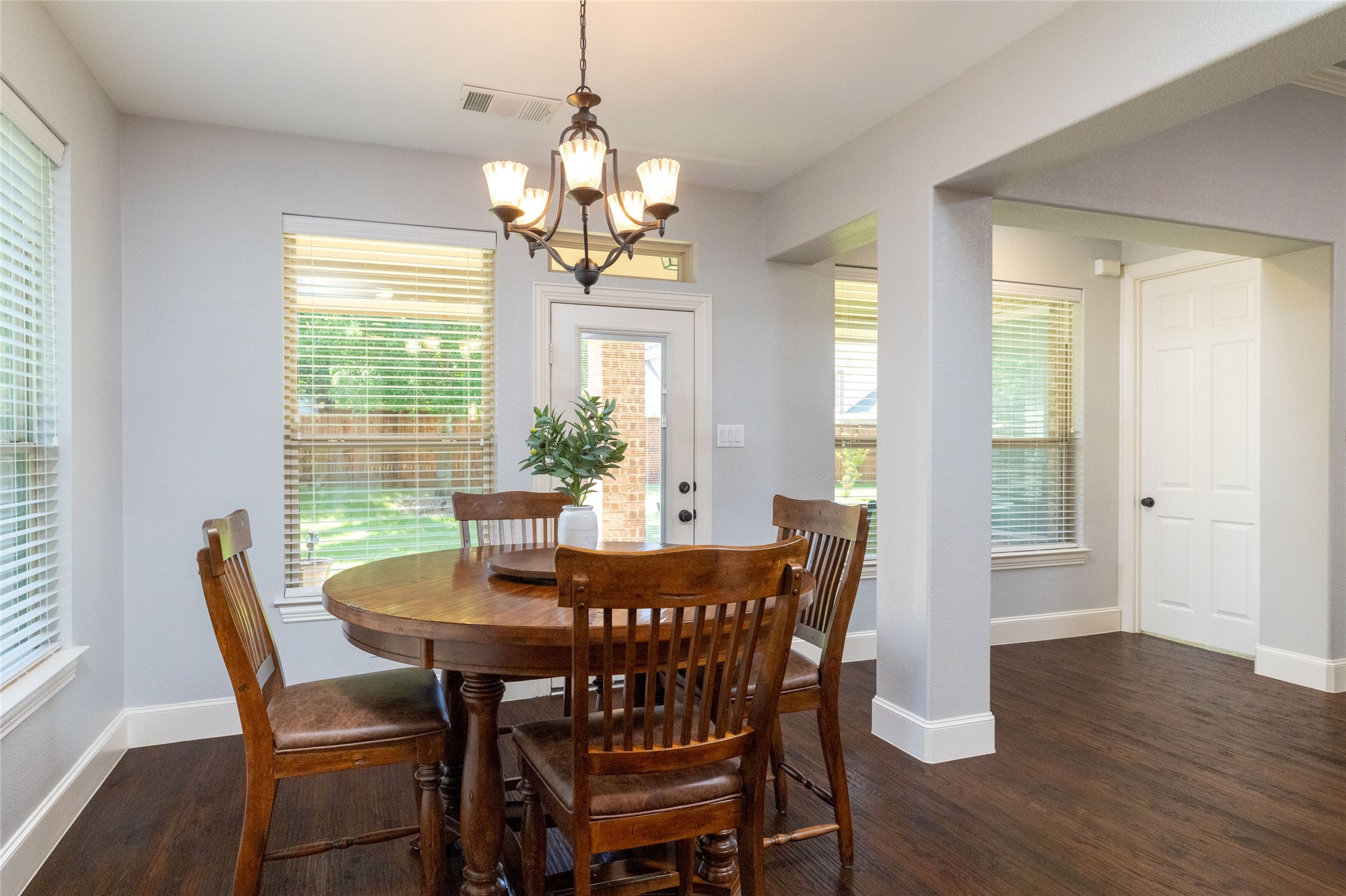 Lantana, Texas, 76226, United States, 3 Bedrooms Bedrooms, ,4 BathroomsBathrooms,Residential,For Sale,1902225