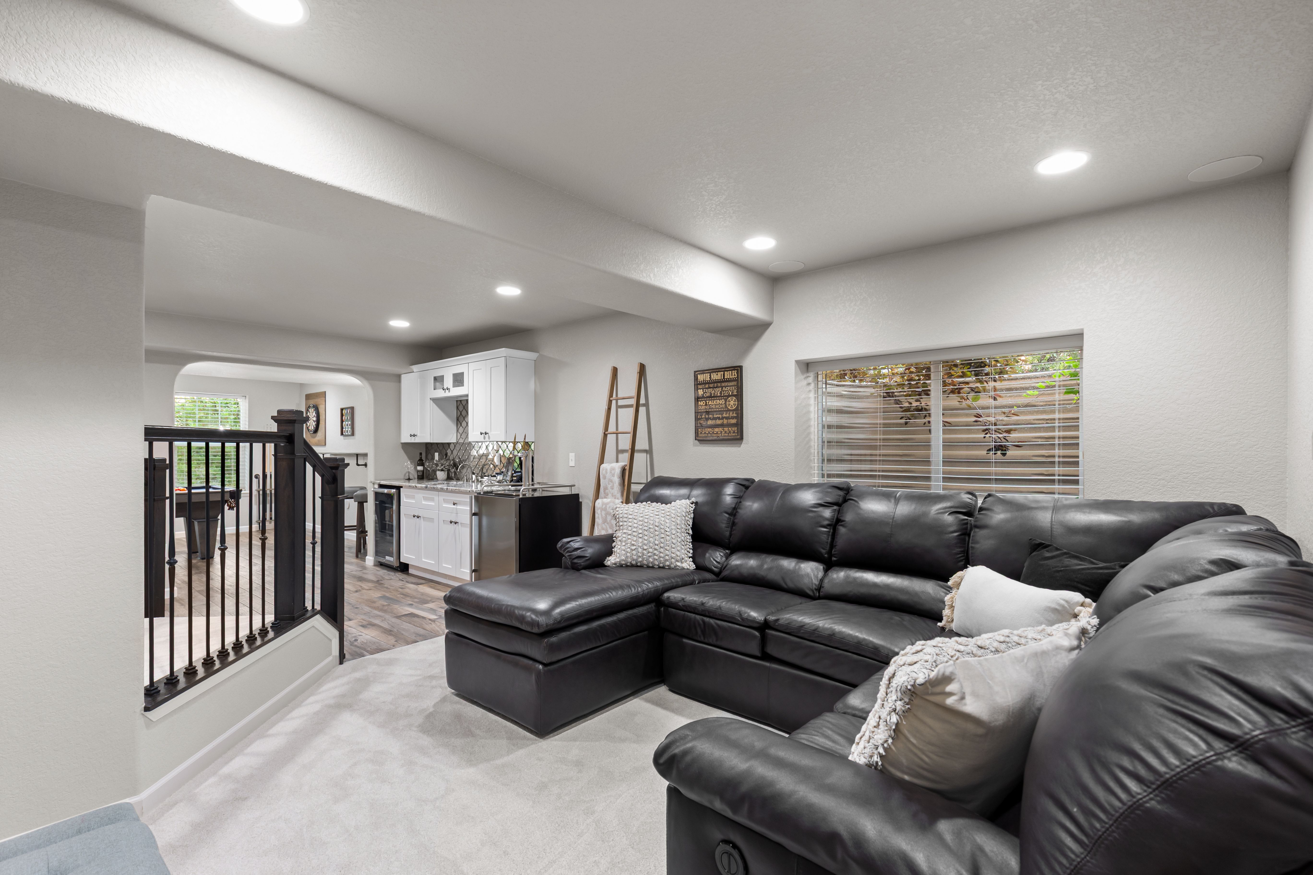  A warm and beautifully updated 5-bedroom, 4-bathroom walkout - 物件實景