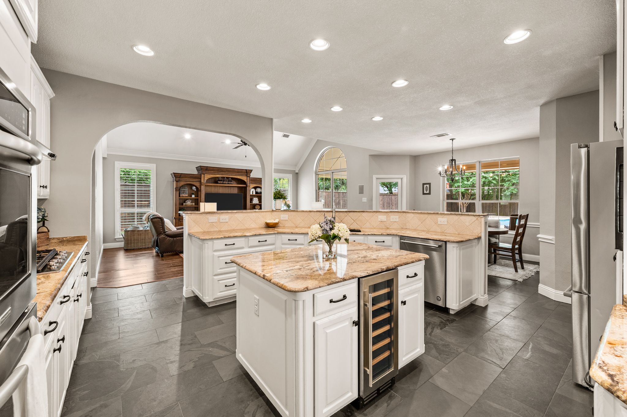  Timeless Elegance on Nearly Half an Acre in Prestigious Southlake Hills - 物件實景