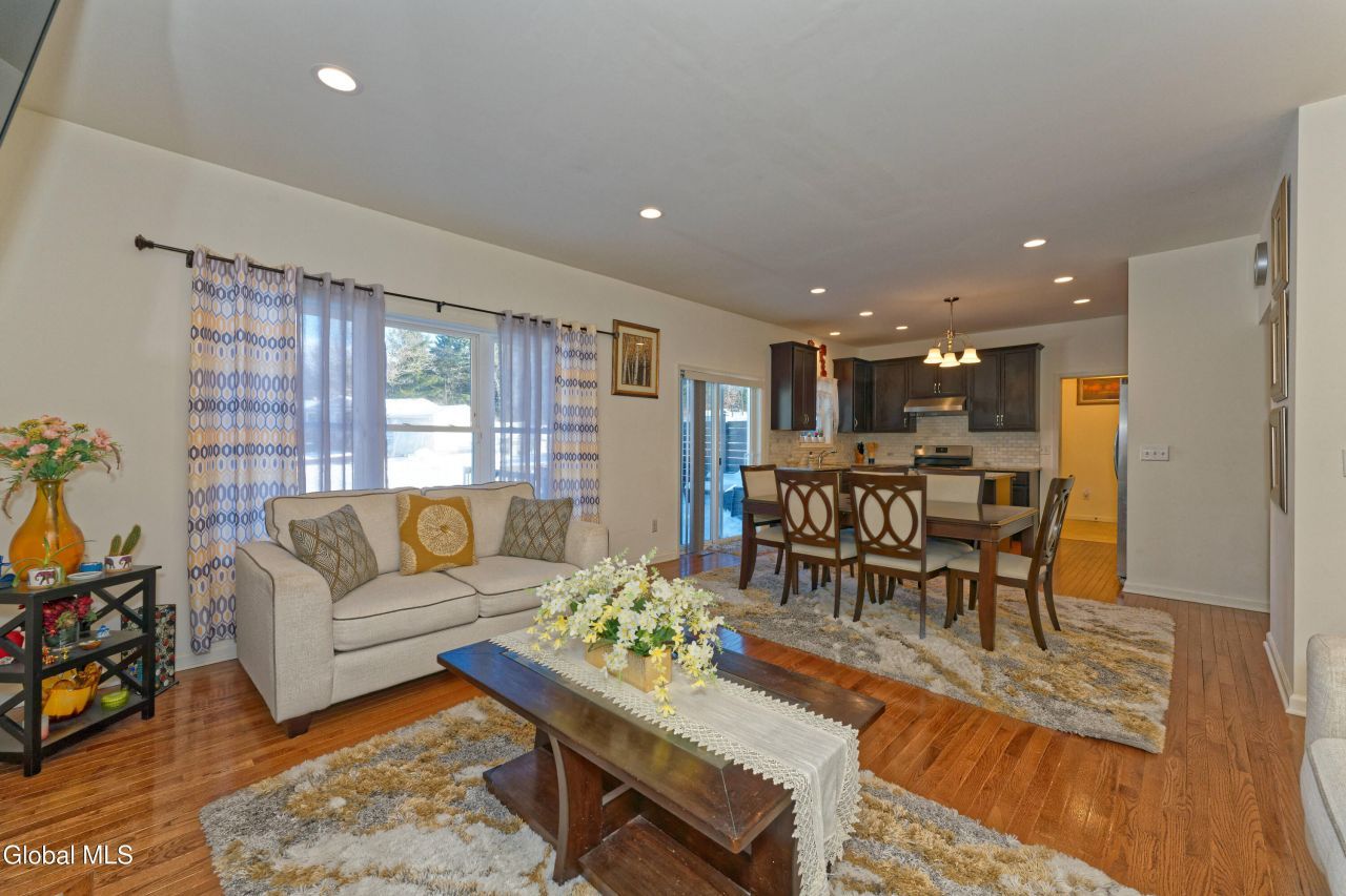 Rensselaer, New York, 12144, United States, 3 Bedrooms Bedrooms, ,3 BathroomsBathrooms,Residential,For Sale,1995950