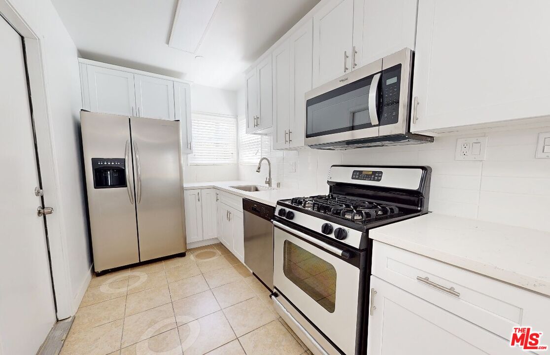 Los Angeles, California, 90066, United States, 4 Bedrooms Bedrooms, ,Residential,For Sale,1991184