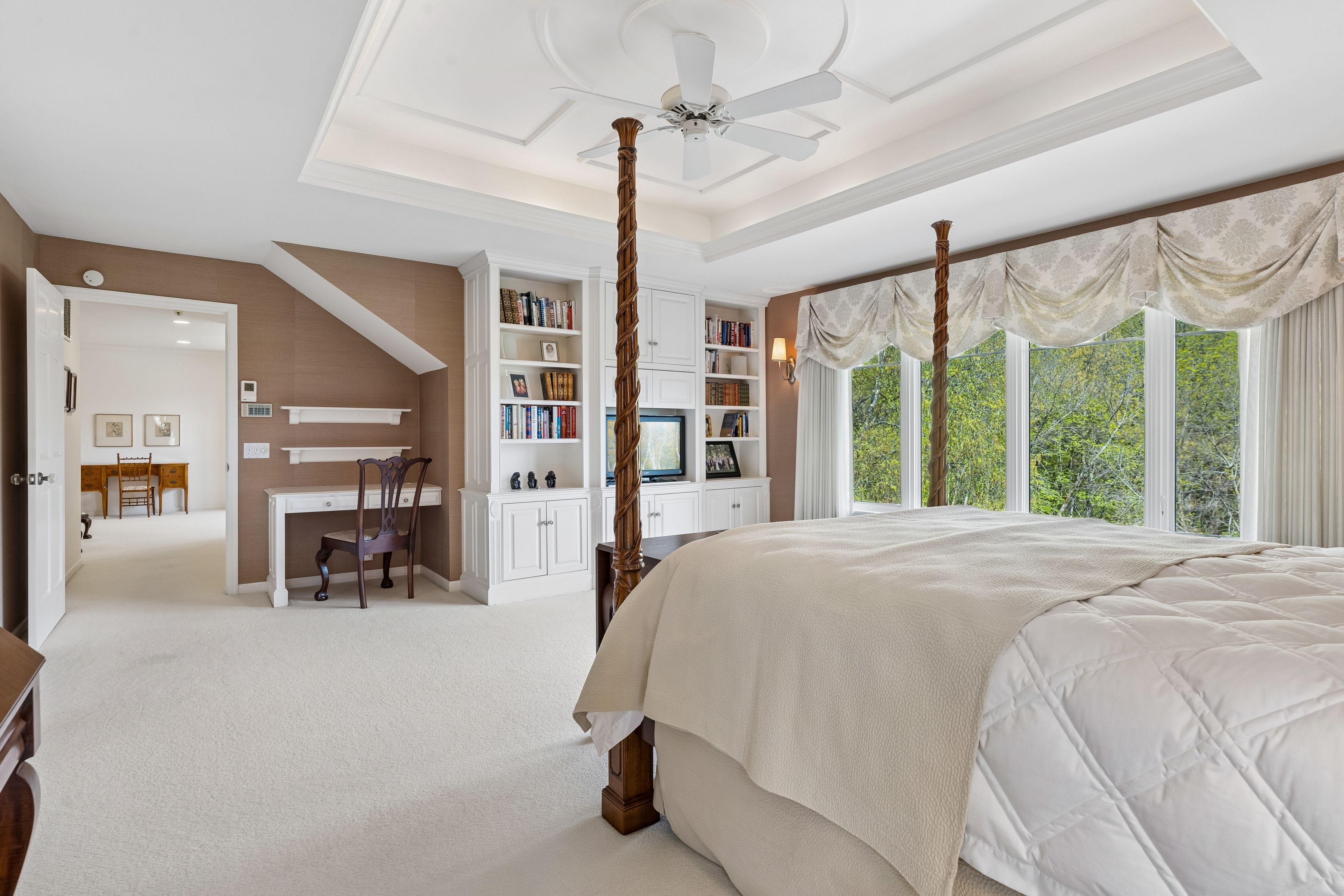  Graceful Executive Living in a Serene Edina Setting - 物件實景