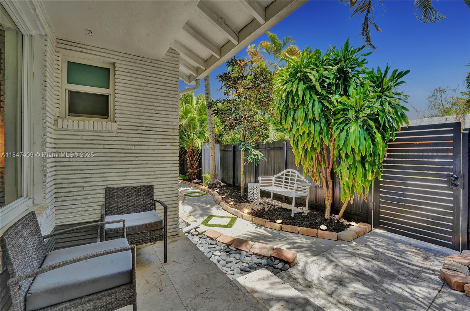 Fort Lauderdale, Florida, 33304, United States, 3 Bedrooms Bedrooms, ,2 BathroomsBathrooms,Residential,For Sale,1901342