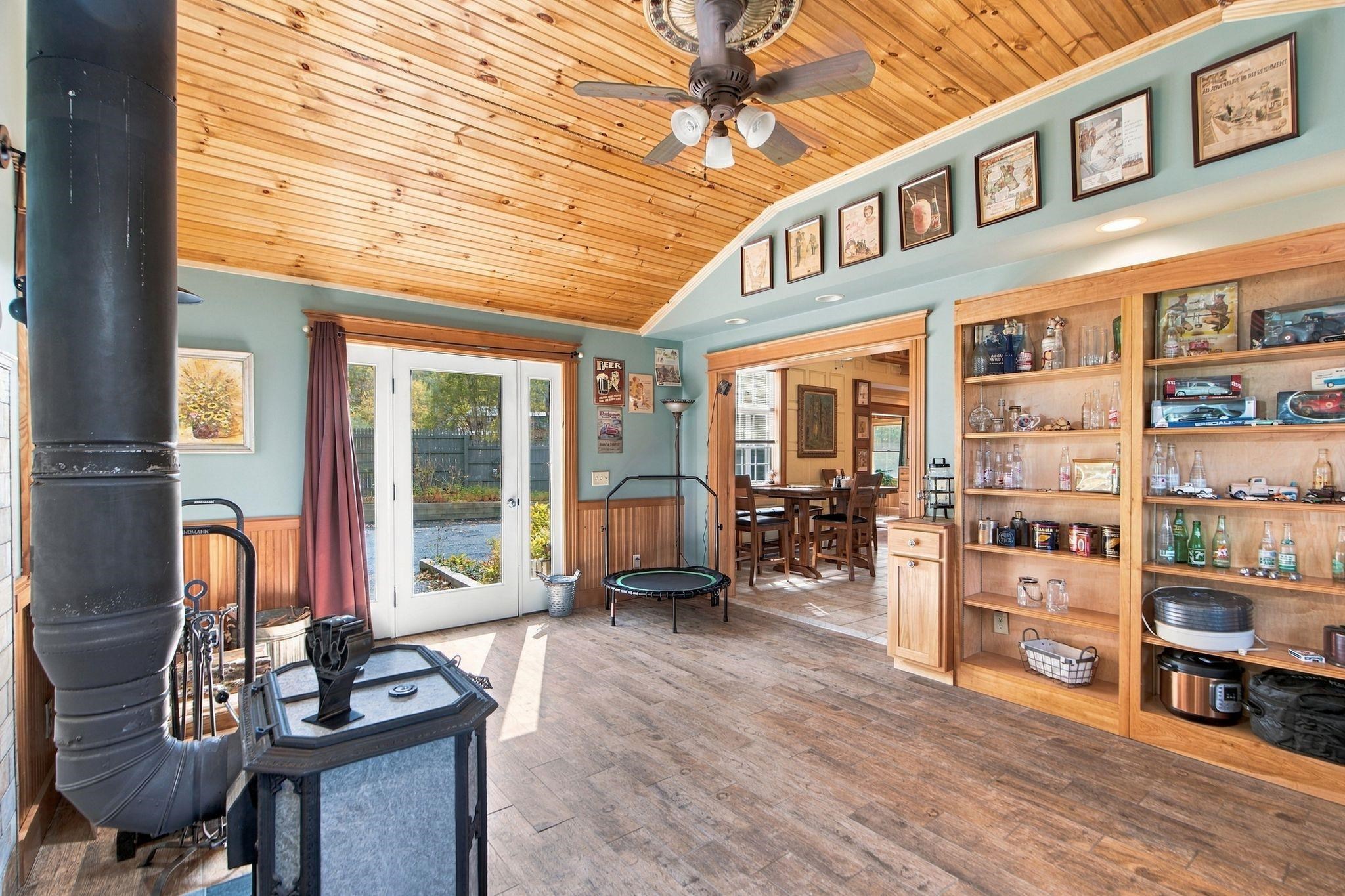  611 Beaver Meadow Road - 物件實景