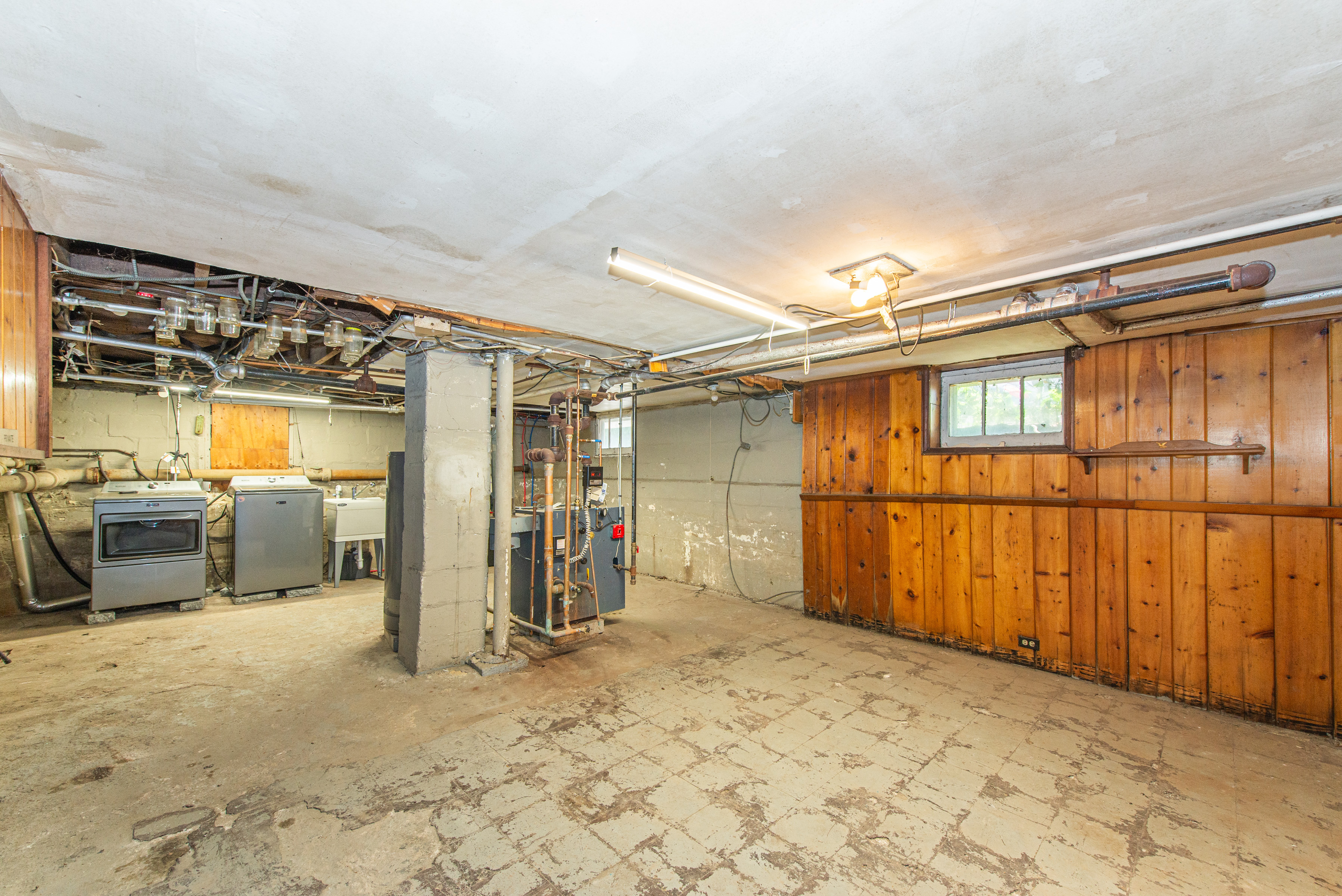 Nutley, New Jersey, 07110, United States, 3 Bedrooms Bedrooms, ,2 BathroomsBathrooms,Residential,For Sale,1935440