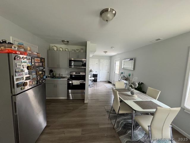 West Haven, Connecticut, 06516, United States, 5 Bedrooms Bedrooms, ,3 BathroomsBathrooms,Residential,For Sale,1918382