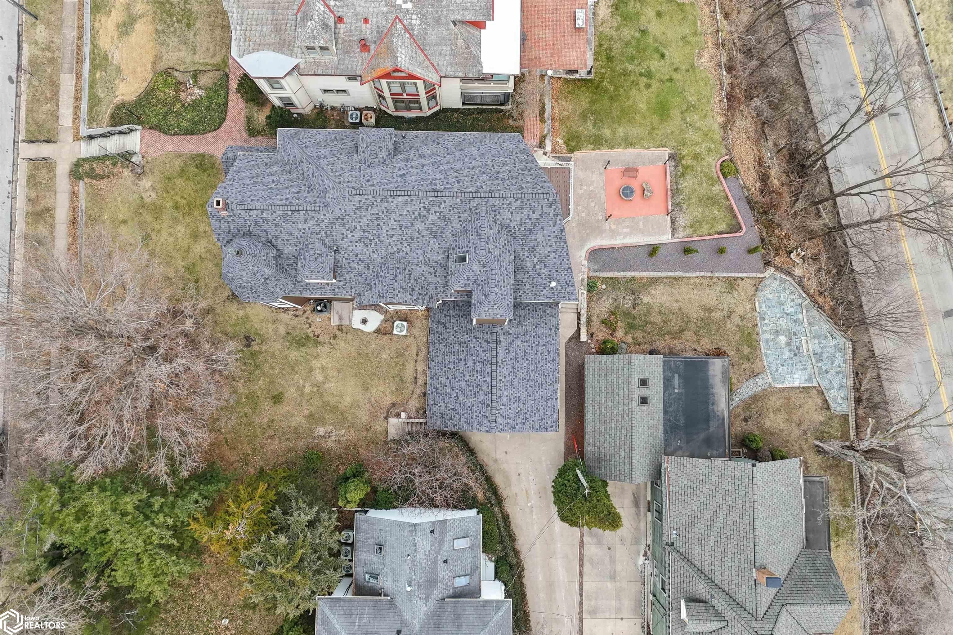 Burlington, Iowa, 52601, United States, 4 Bedrooms Bedrooms, ,3 BathroomsBathrooms,Residential,For Sale,1931272