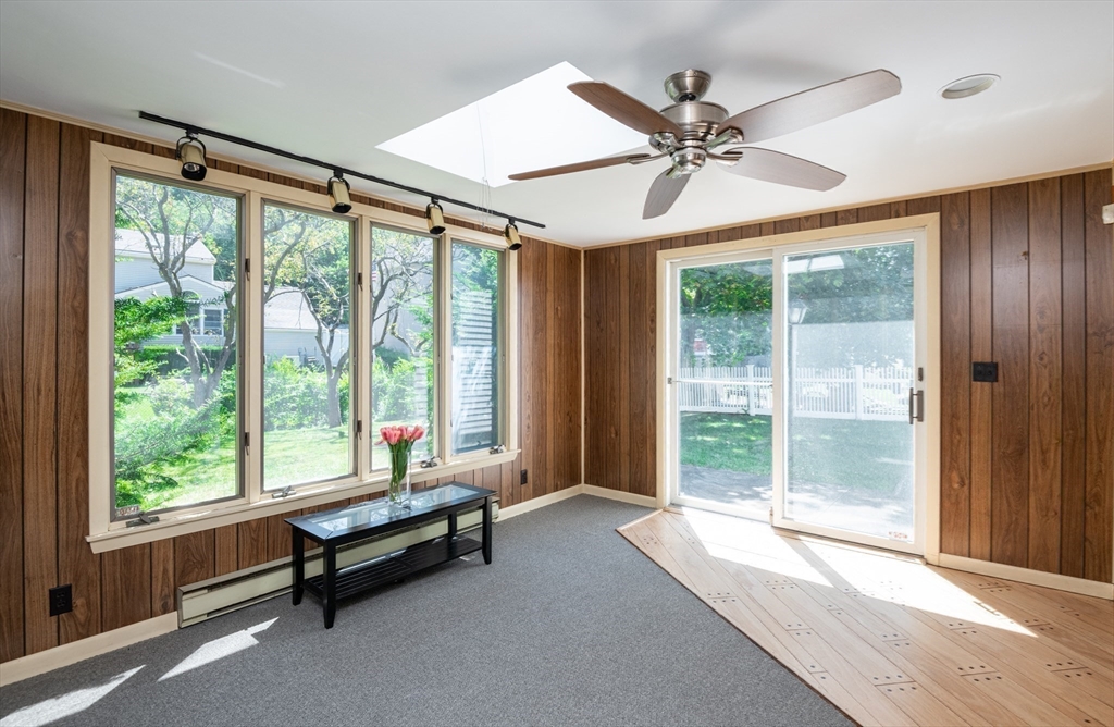 Salem, Massachusetts, 01970, United States, 2 Bedrooms Bedrooms, ,2 BathroomsBathrooms,Residential,For Sale,1944835