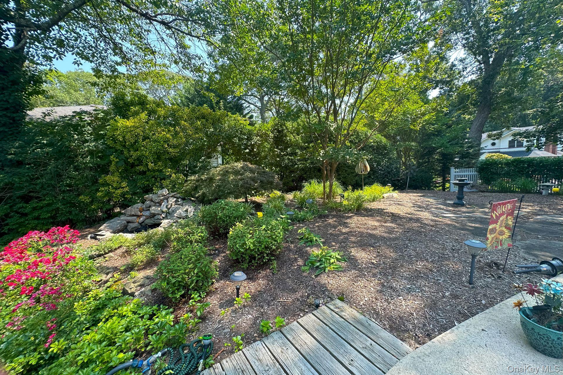 East Northport, New York, 11731, United States, 3 Bedrooms Bedrooms, ,2 BathroomsBathrooms,Residential,For Sale,1942269