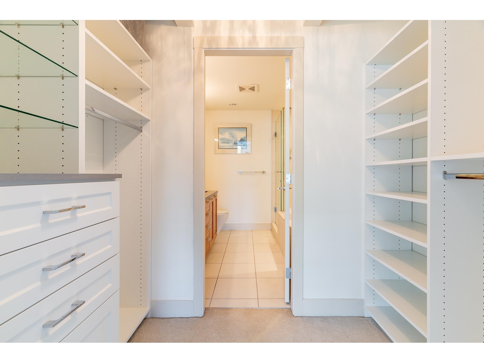 WHITE ROCK, British Columbia, V4B 0A2, CA, 2 Bedrooms Bedrooms, ,2 BathroomsBathrooms,Residential,For Sale,1947534