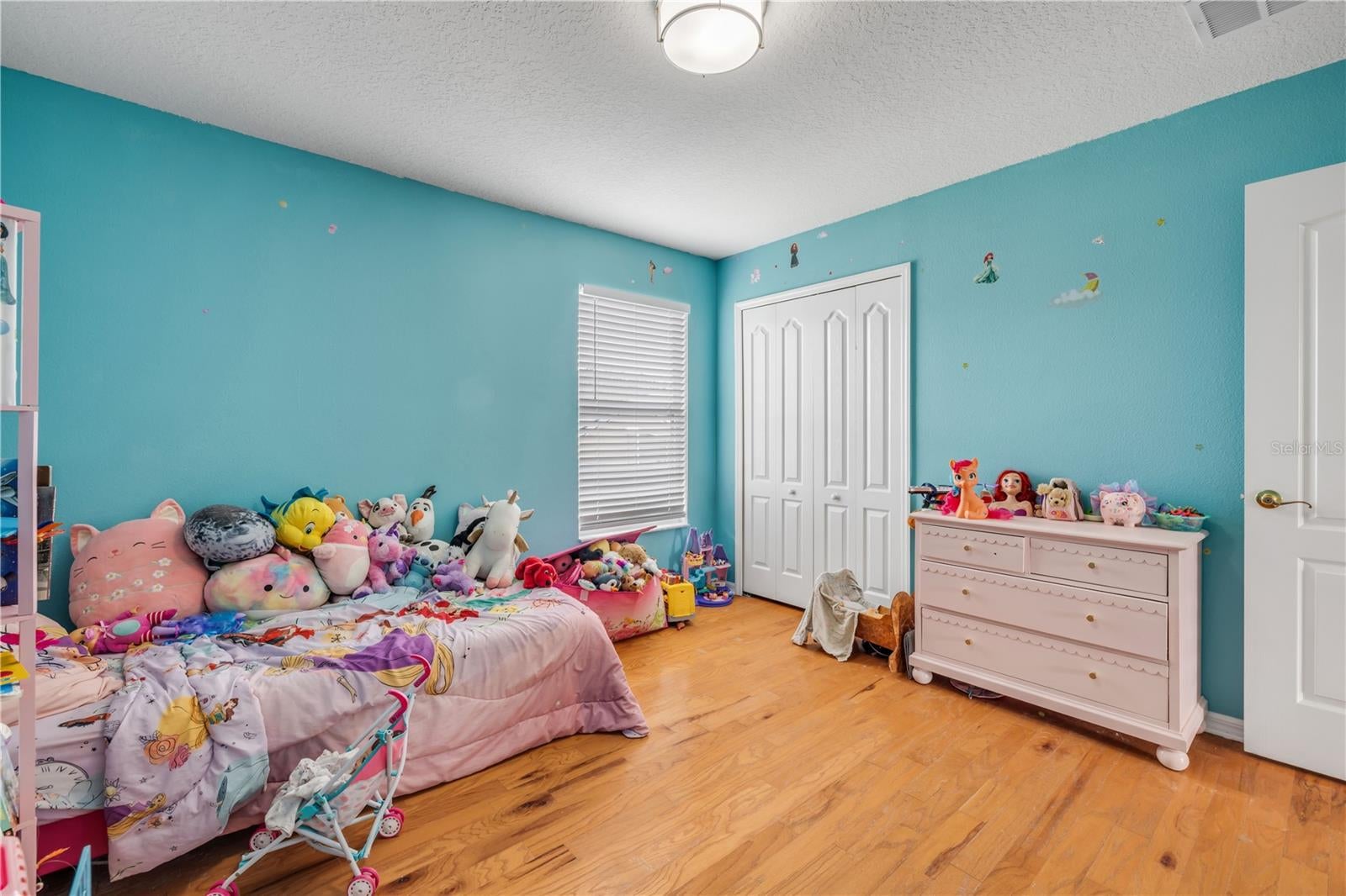 ORLANDO, Florida, 32835, United States, 4 Bedrooms Bedrooms, ,3 BathroomsBathrooms,Residential,For Sale,1885339