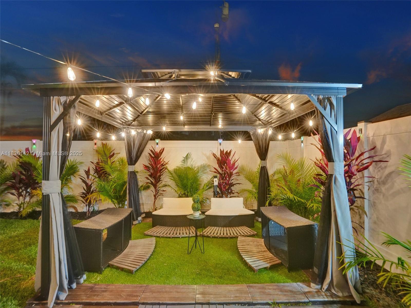 Hollywood, Florida, 33019, United States, 3 Bedrooms Bedrooms, ,2 BathroomsBathrooms,Residential,For Sale,1898660